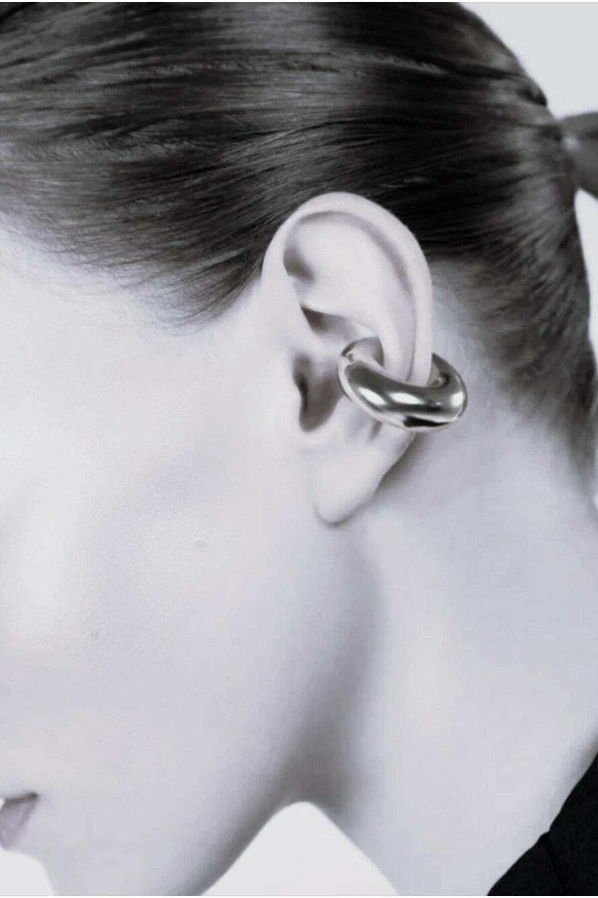 Big Curved Earcuff Big Ring Snap Cartilage Earrings Silver