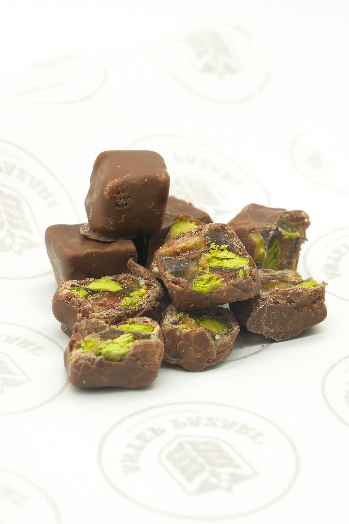 Antep Pazarı-Turkish Turkish Delight with Pistachio and Chocolate Covered - 200 Gr 2