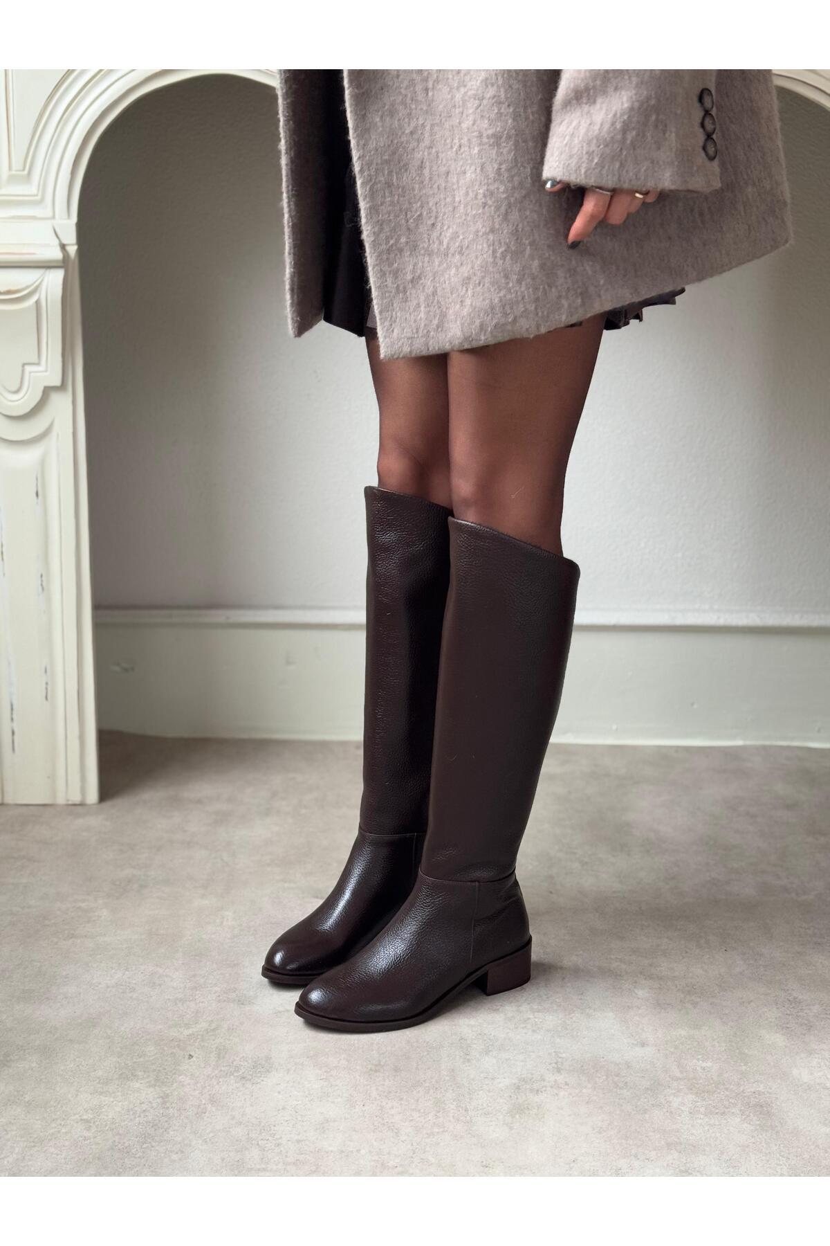 NİŞANTAŞI SHOES  Ruby Kahve Hakiki Deri Yuvarlak Burun Kadın Topuklu Çizme - Görsel 3