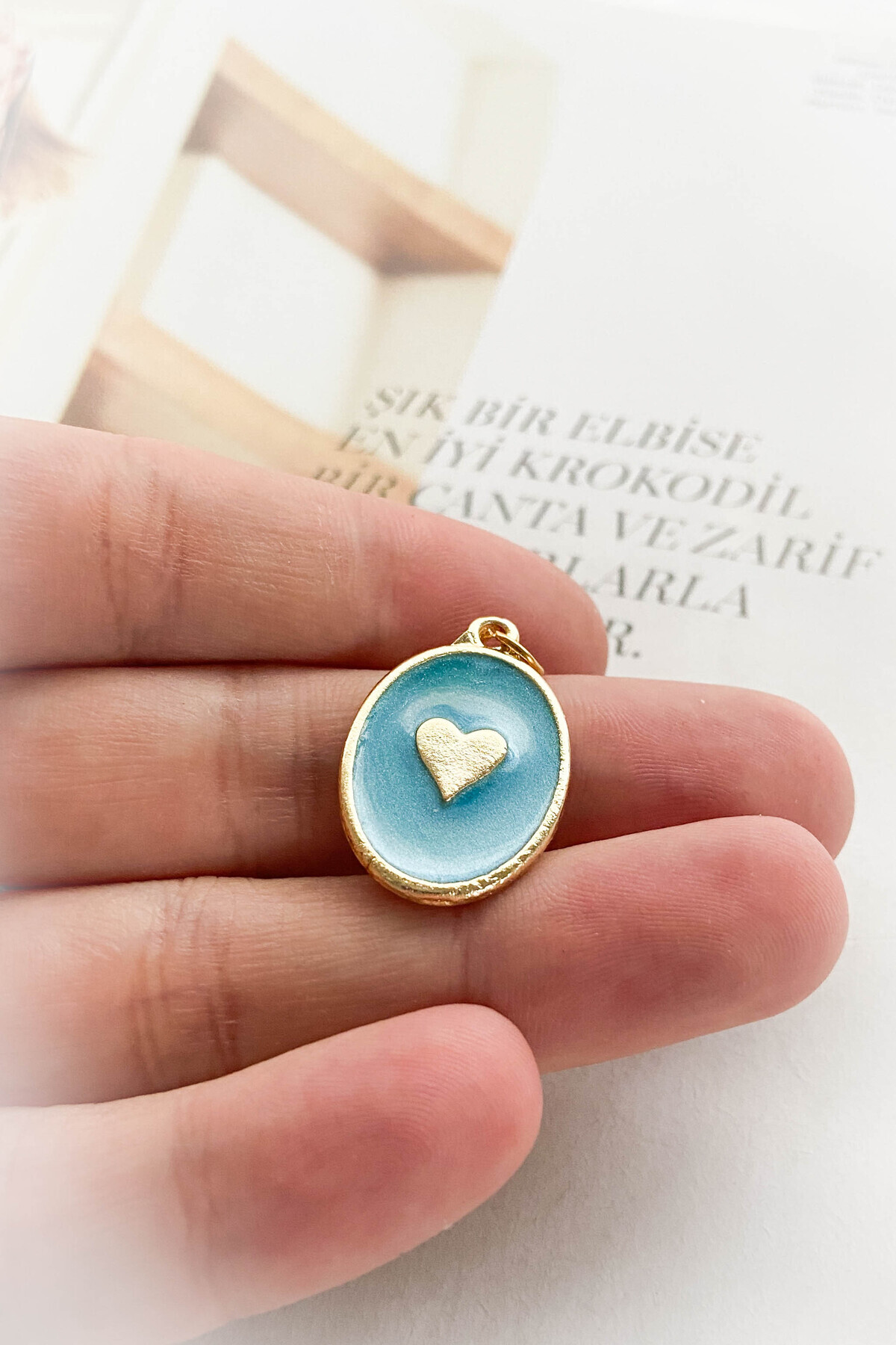 roshel Altın Kaplama Mineli Madalyon Model Kalp Figürlü Kolye Ucu