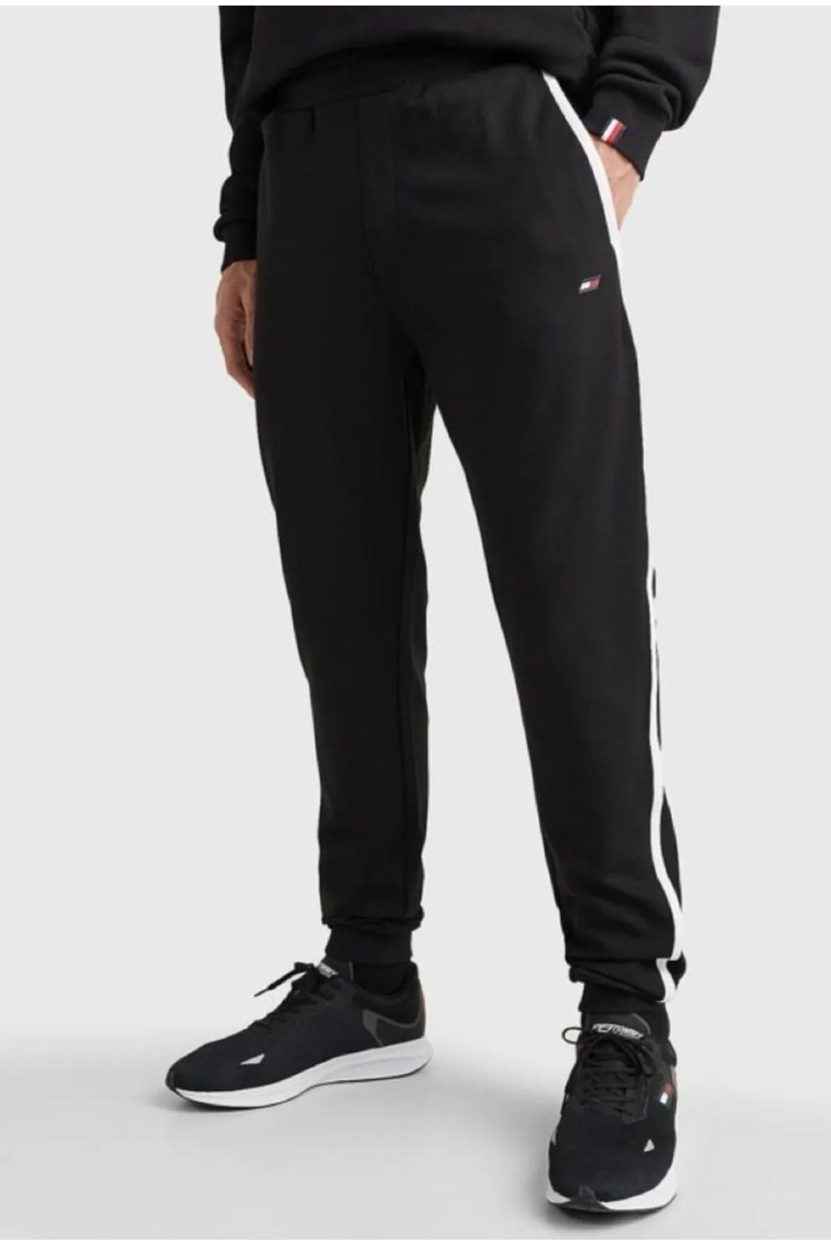 Tommy Hilfiger-Regular Fit Stripes Detail Woven Men's Sweatpants 1