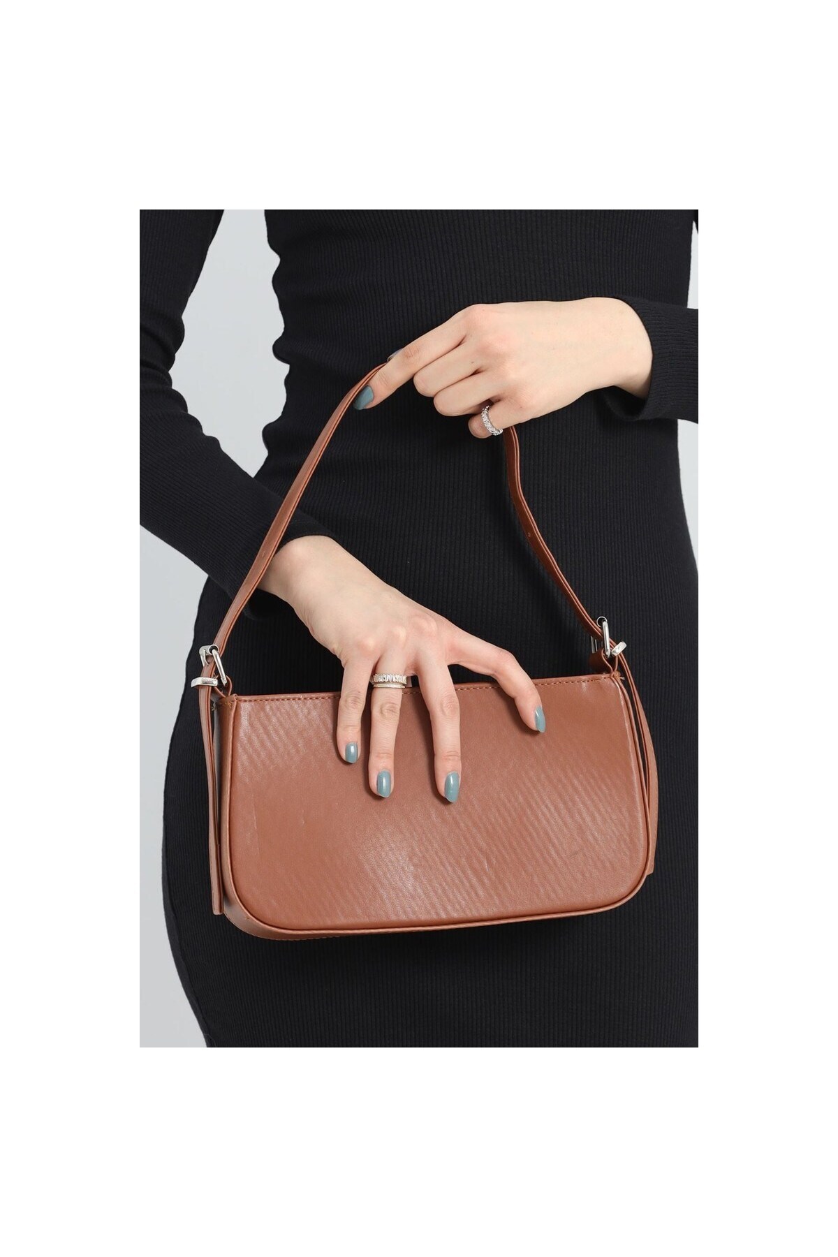 Minimal Kullanışlı Kadın Omuz ve El Çantası Taba