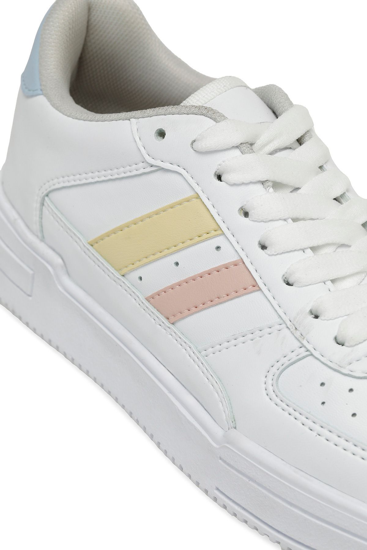 Proshot-White Women's Sneakers - Golden W 4fx 7