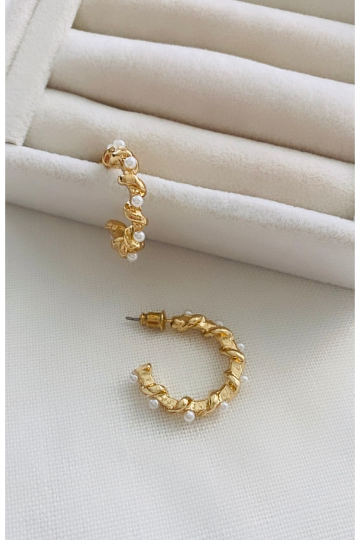 VNS Accessories-Auger Look Pearl Detailed C Model Earrings (2.5 cm) 2