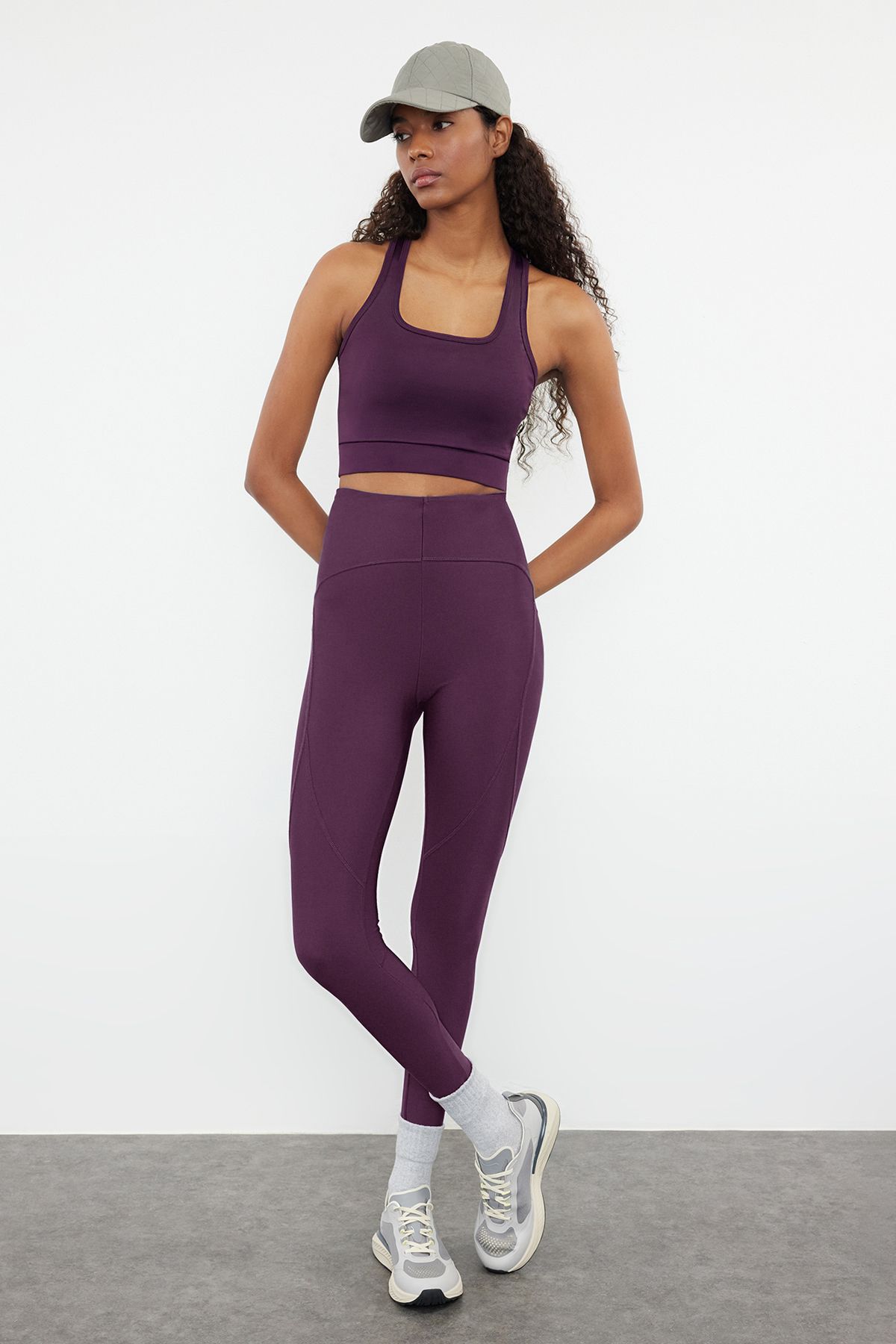 Trendyol Collection-Sutien sport cu guler pătrat - susținut și modelat cu prune, detaliat la spate TWOSS22SS0040 4