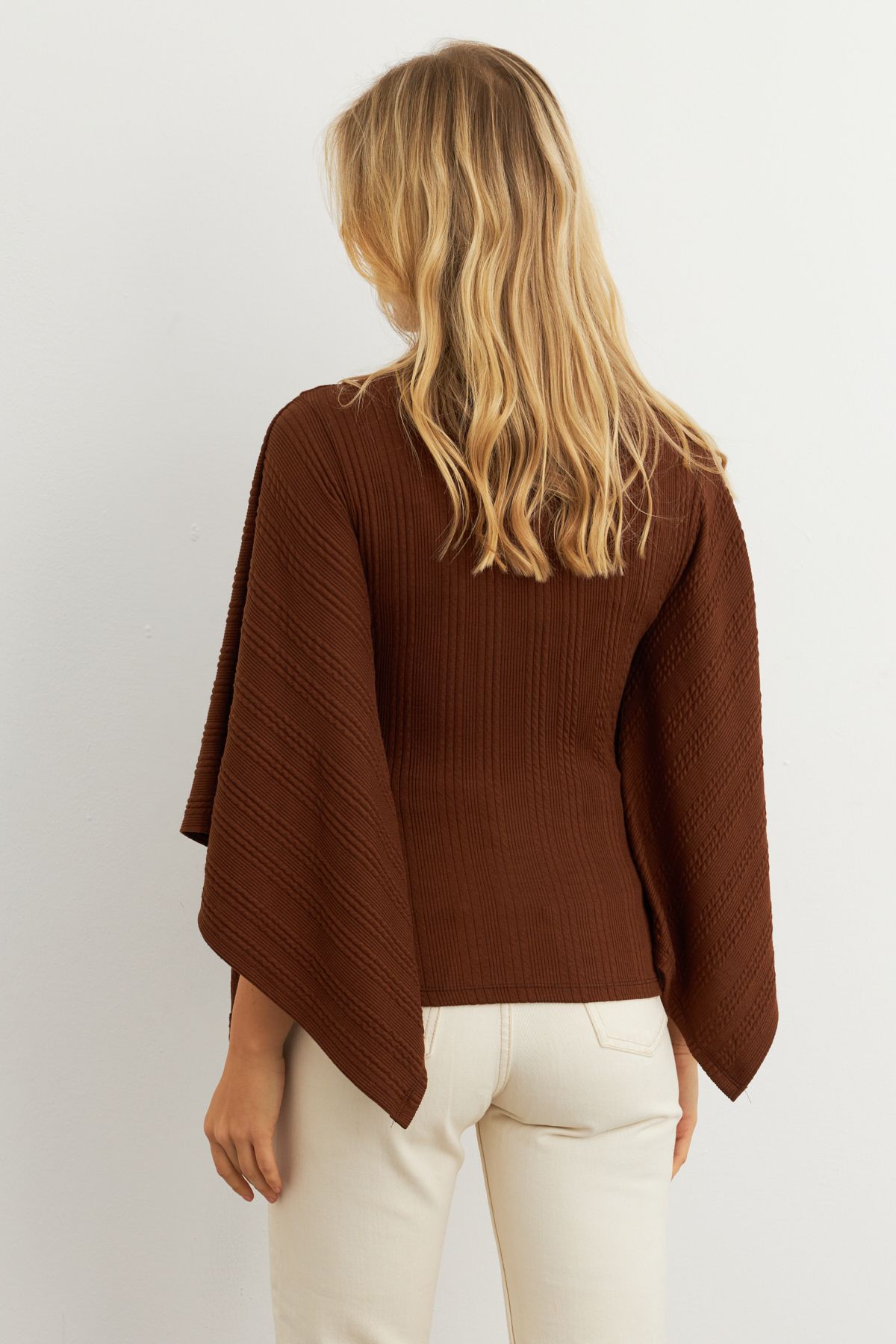 Cool & Modest-MTF32-Modell, braune Fischerbluse mit Fledermausärmeln für Damen 6