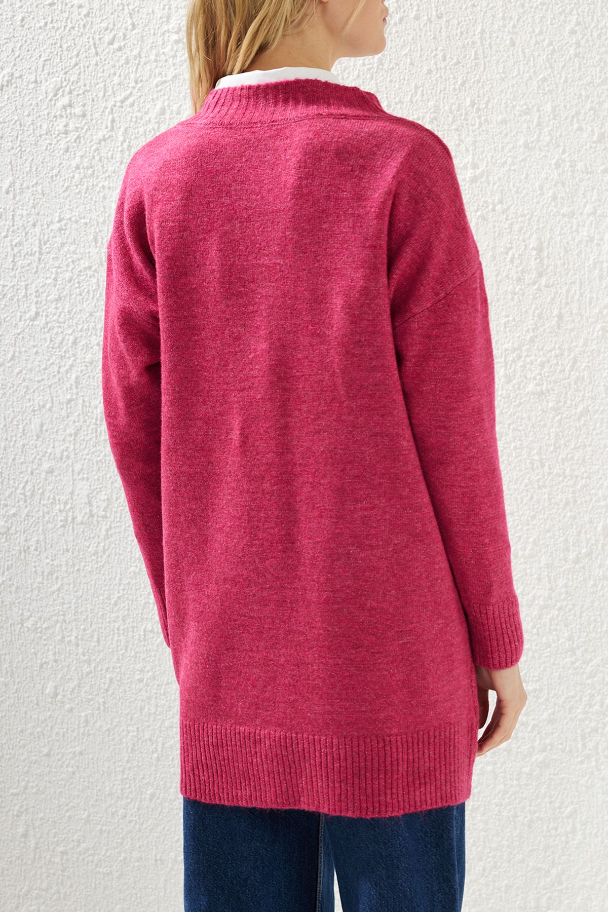 Edit by Trendyol-Fuchsiafarbener Strickpullover mit V-Ausschnitt – TEDAW25AK00018 4