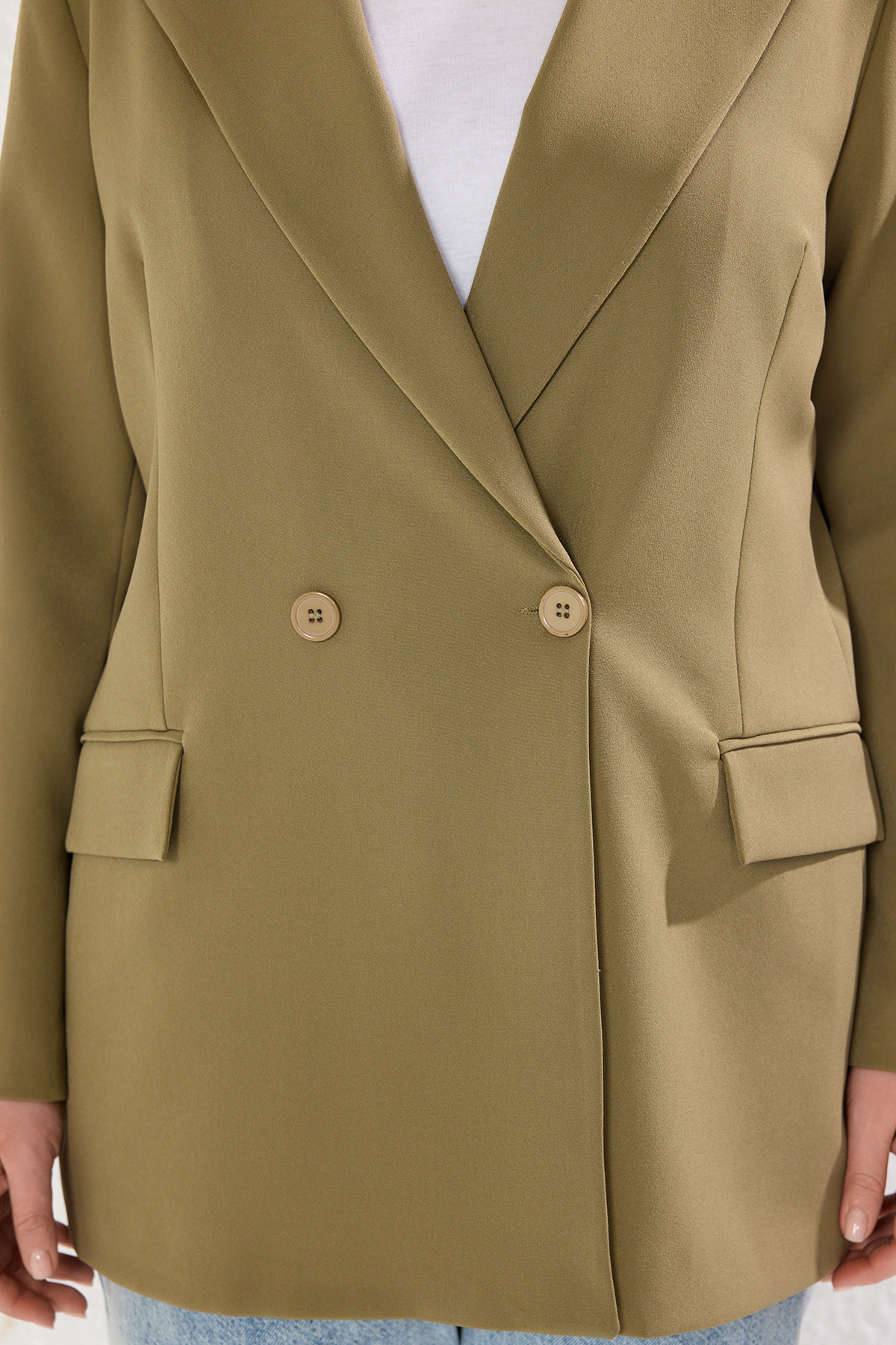 Trendyol Curve-Dwurzędowa marynarka Plus Size - jasny khaki, podszyta tkana Tbbaw25Ag00022 4