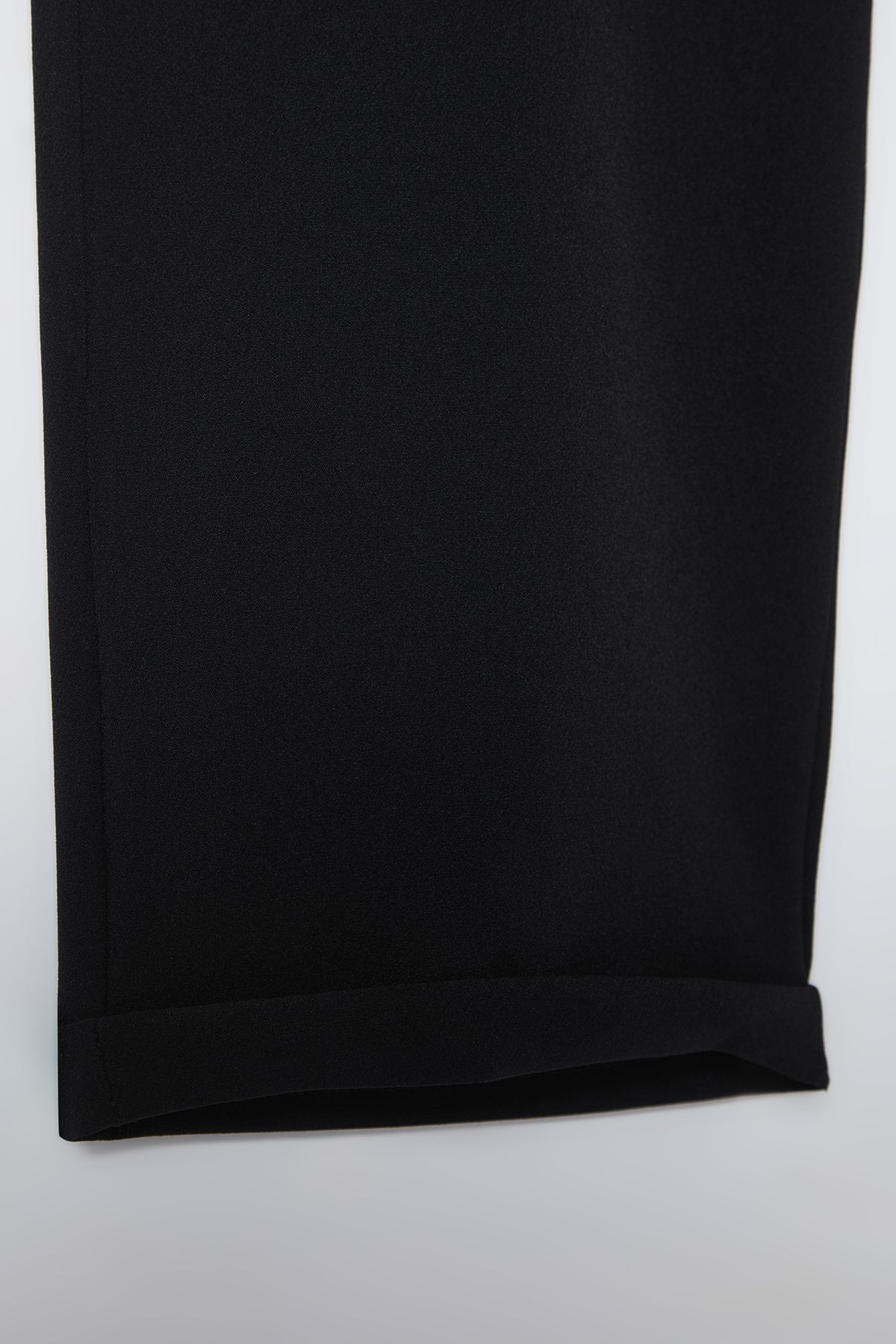 Trendyol Curve-Plus Size Black Cigarette Pants - Elastic Back and Zipper Tbbss25Ar00006 7