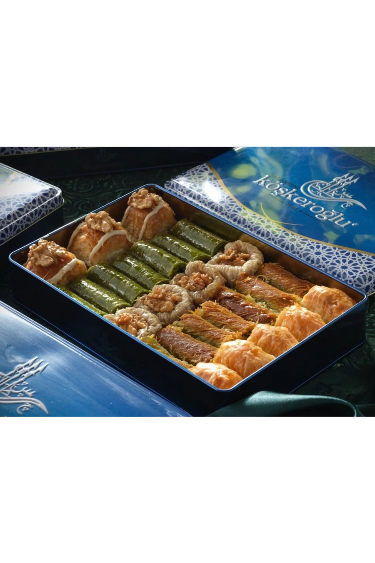 köşkeroğlu Koskeroglu | Premium Assorted Baklava with Gift Metal Box 700 Gr