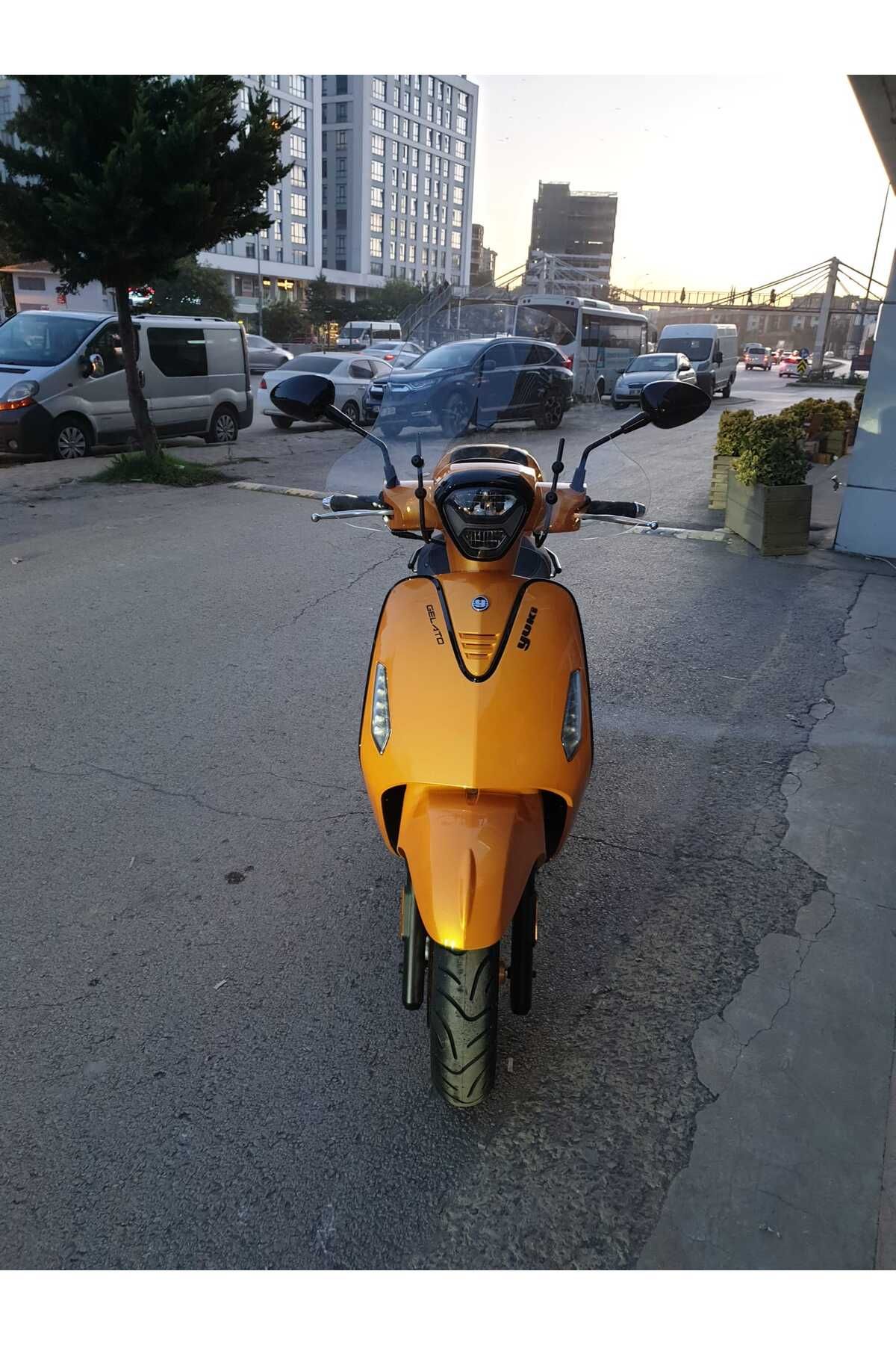 Yuki Gelato 150  Siperlik Ön Cam 2023-2025 Model 43cm Şeffaf Renkli 4mm APARATSIZDIR