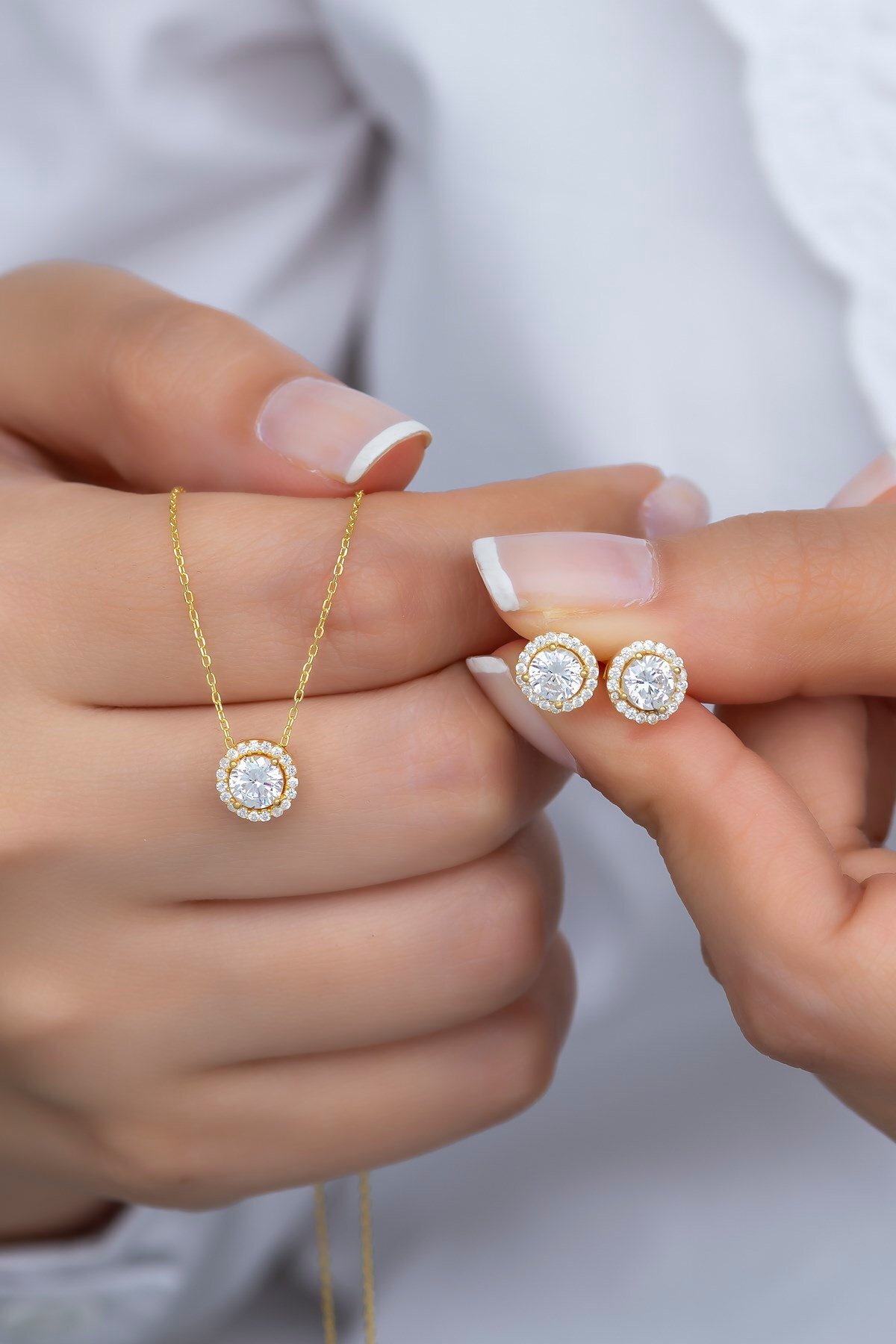 Nereze 925 Ayar Gümüş Gold Elmas Montür Tektaş Kolye ve Küpe Set