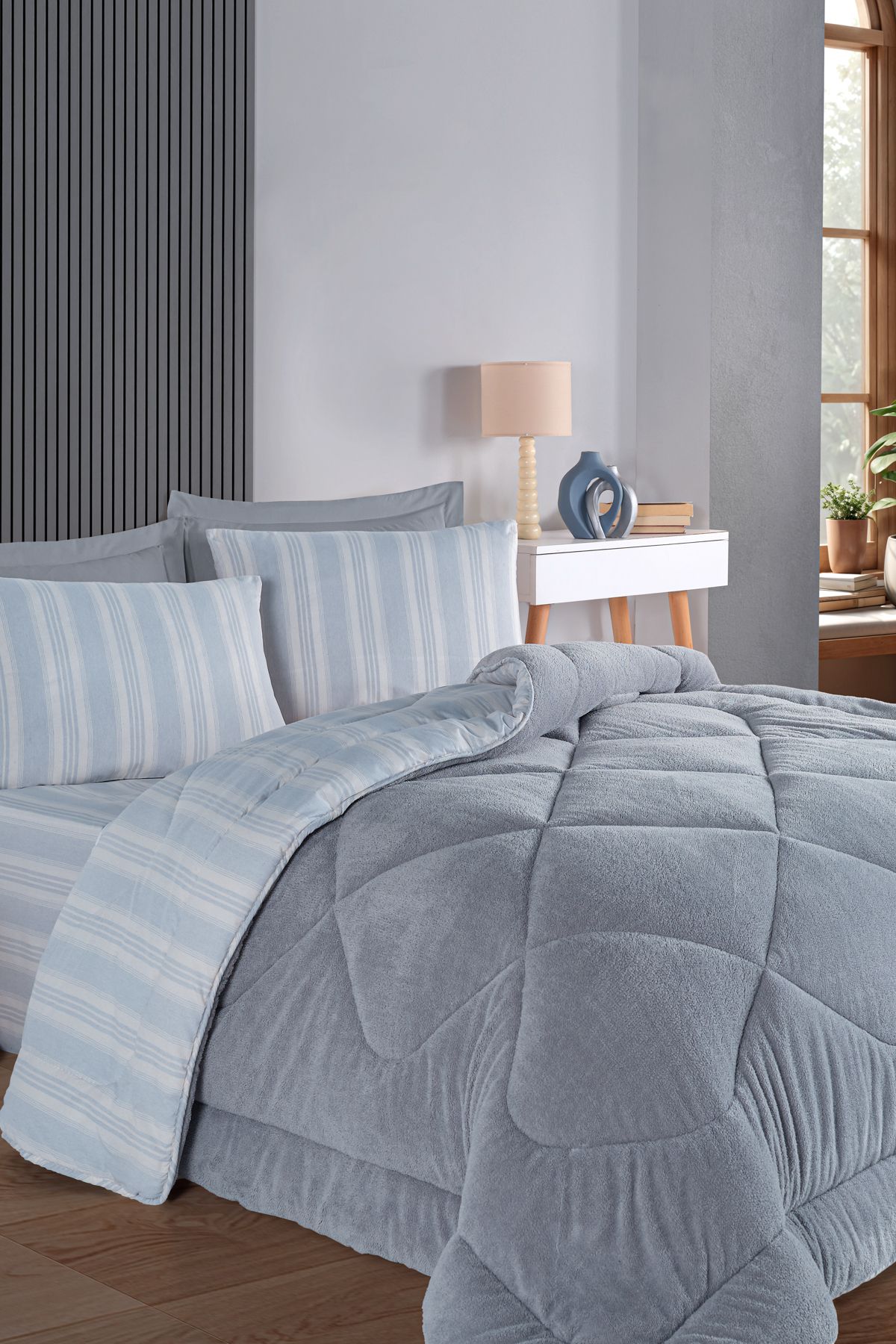Eponj Home-4-Piece Soft Line Gray Double Sleeping Set - Fluffy with Wellsoft Quilt 4
