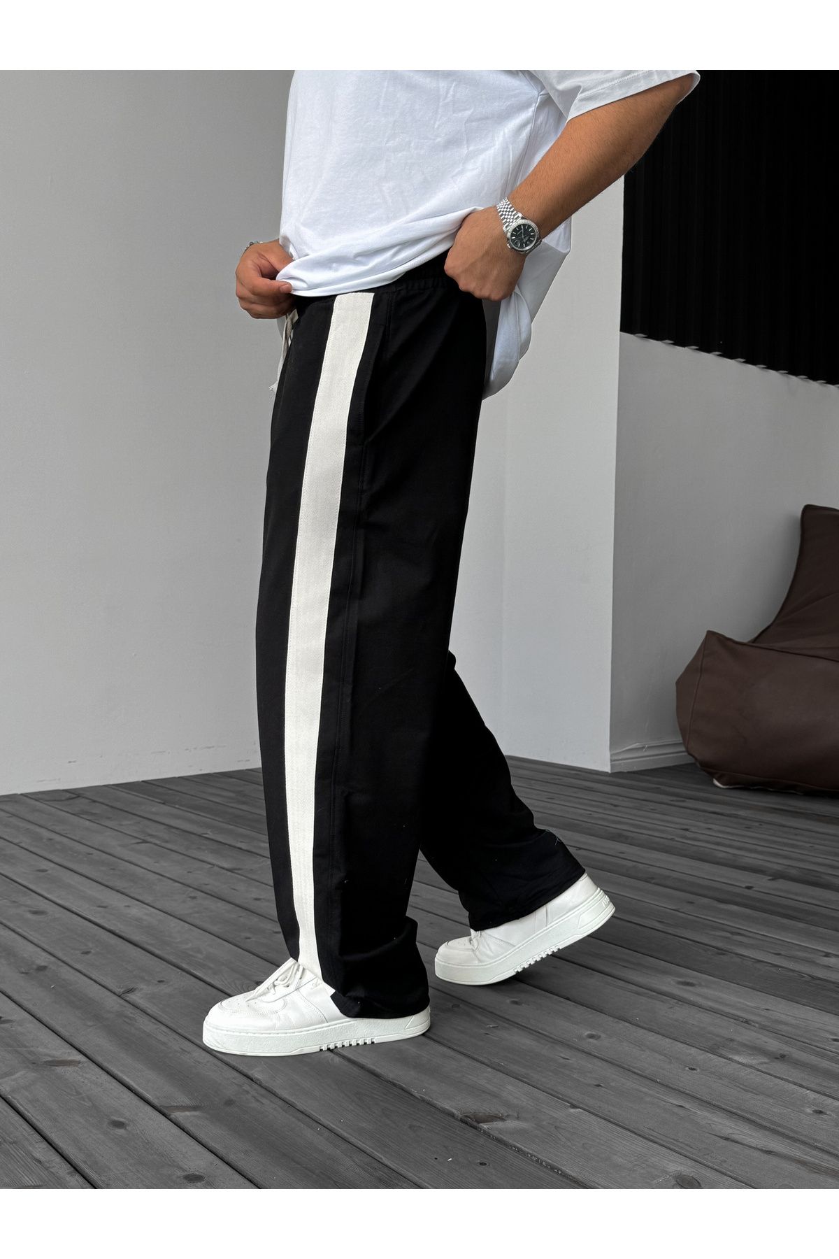 complete the look image