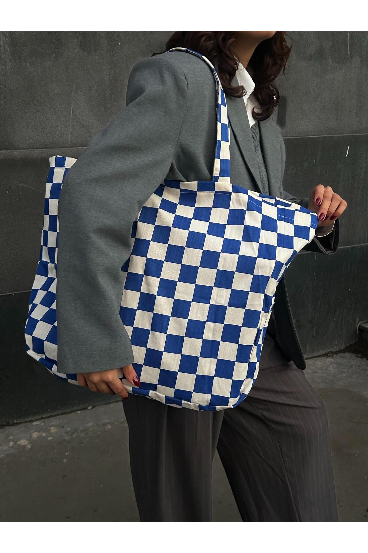 minaaise-Saks Checkerboard Patterned Oversize Canvas Tote Bag 3