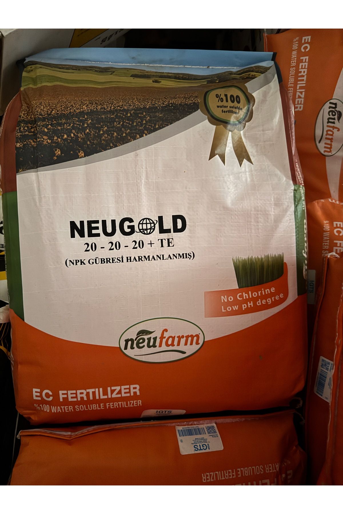 NEUFARM NEUGOLD 20-20-20 + TE MENŞEİ GERMANY KLORSUZ 25 KG