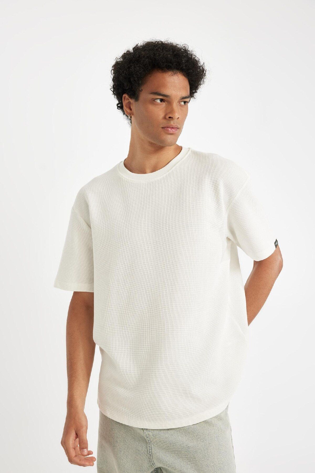 DeFacto-Comfort Regular Fit Relaxed Fit Crew Neck Waffle Fabric Cotton Short Sleeve Basic t Shirt 8