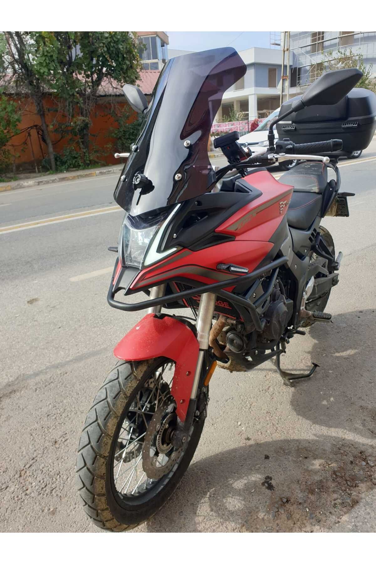 Voge DS 300 Siperlik Ön Cam 2021-2025 Model 55cm Siyah Renkli 4mm