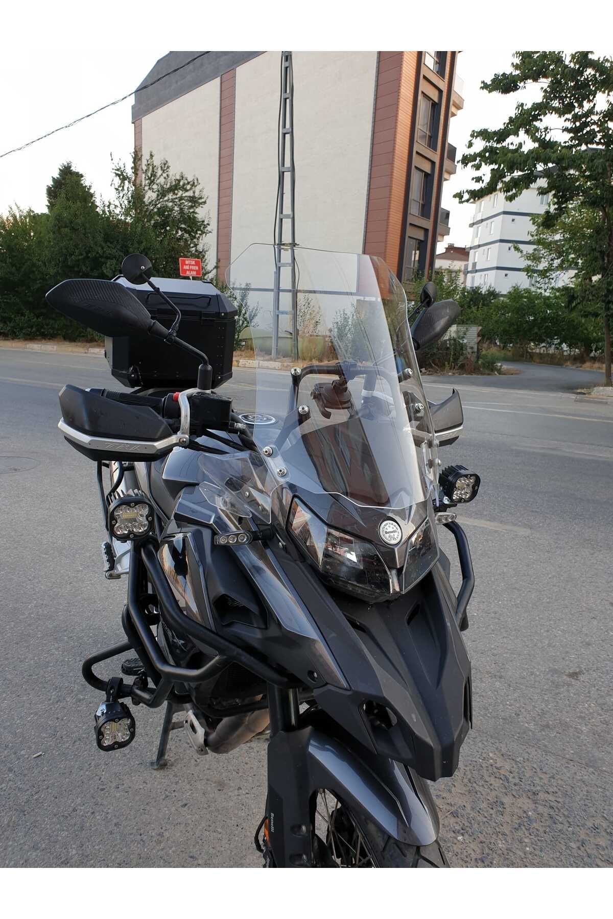 Benelli TRK 502 X Siperlik Ön Cam 2017-2025 Model 54cm Şeffaf Renkli 4mm UZUN CAM
