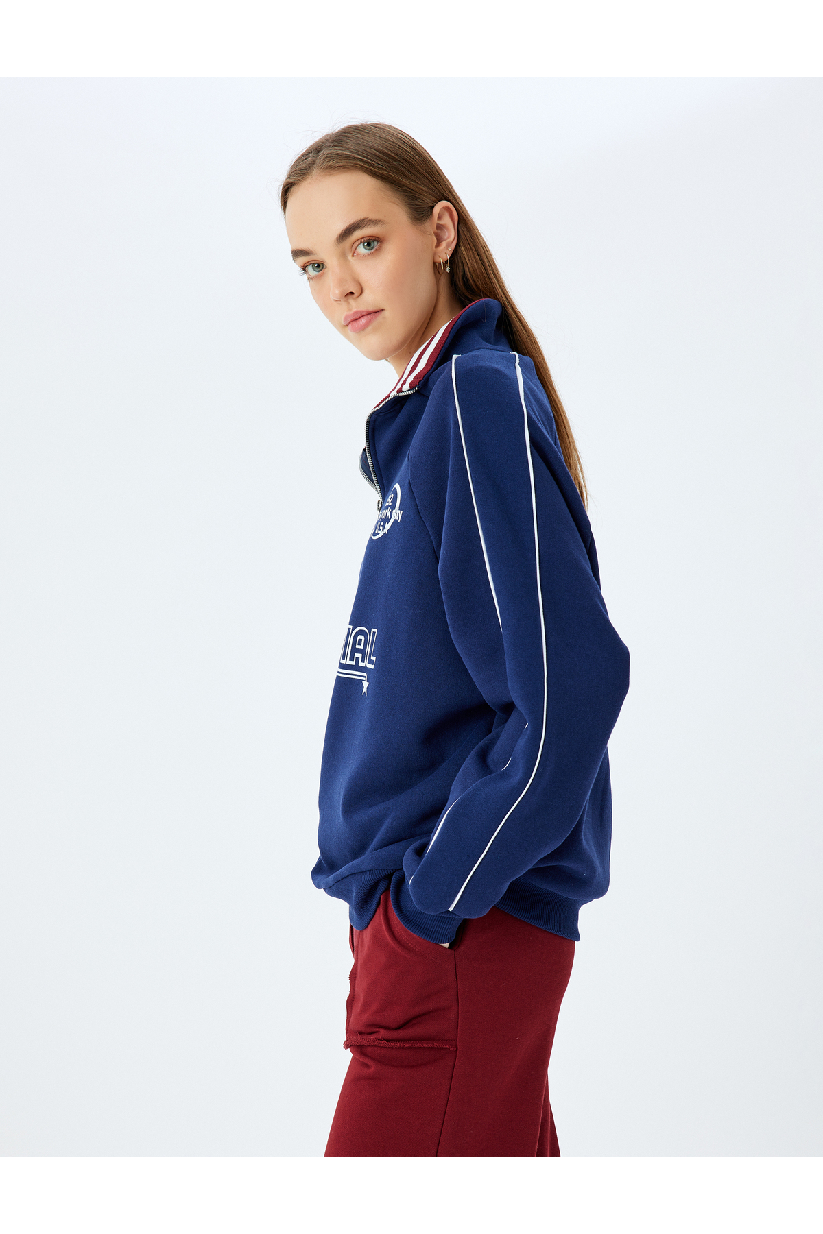 Koton KT - Yarım Fermuarlı Kolej Baskılı Biyeli Oversize Sweatshirt