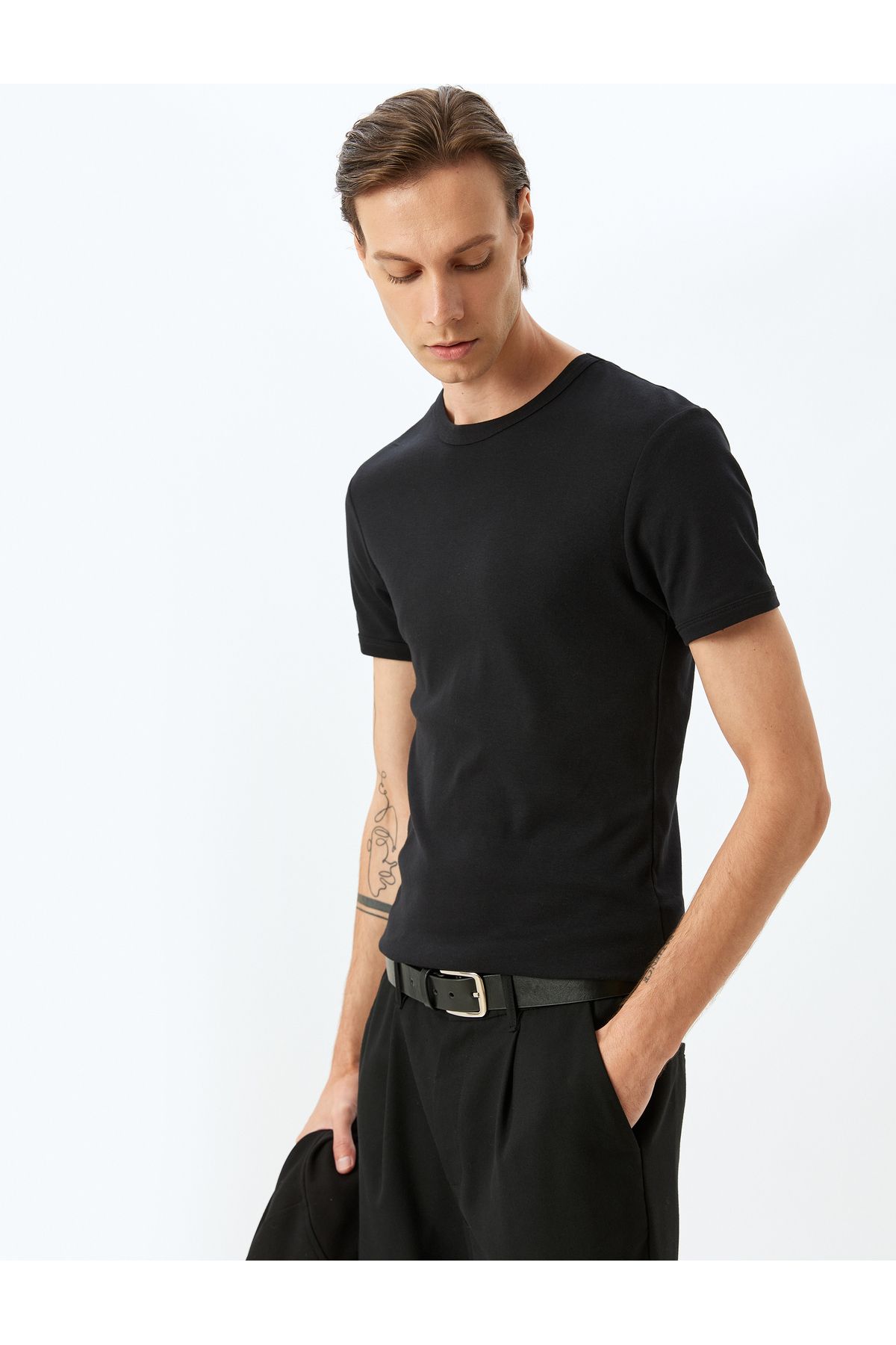 Koton Yeni Sezon Kısa Kollu Bisiklet Yaka Pamuklu Slim Fit Tişört