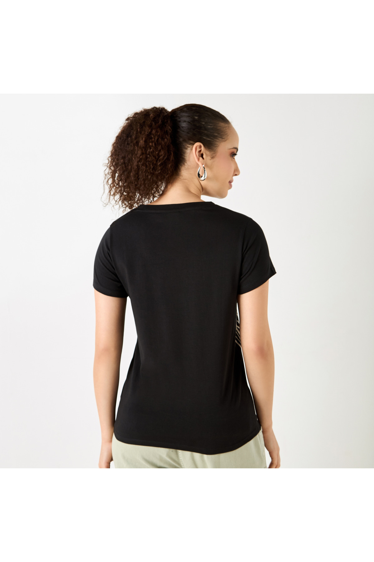 SP Characters-CHR L GRAPHIC CORE TEES 3