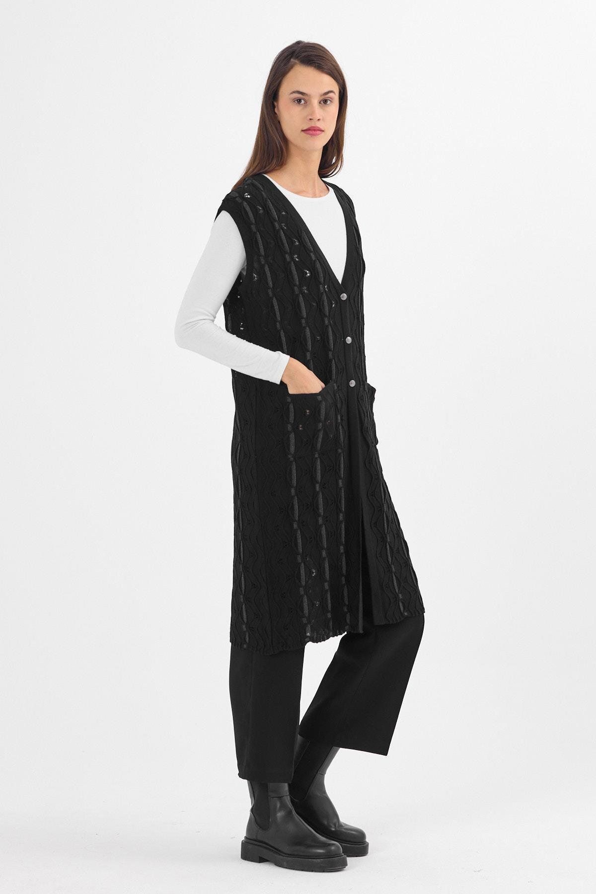 Uludağ Triko-Women's Black Silvery Twisted Patterned Buttoned Seasonal Knitwear Long Vest 3