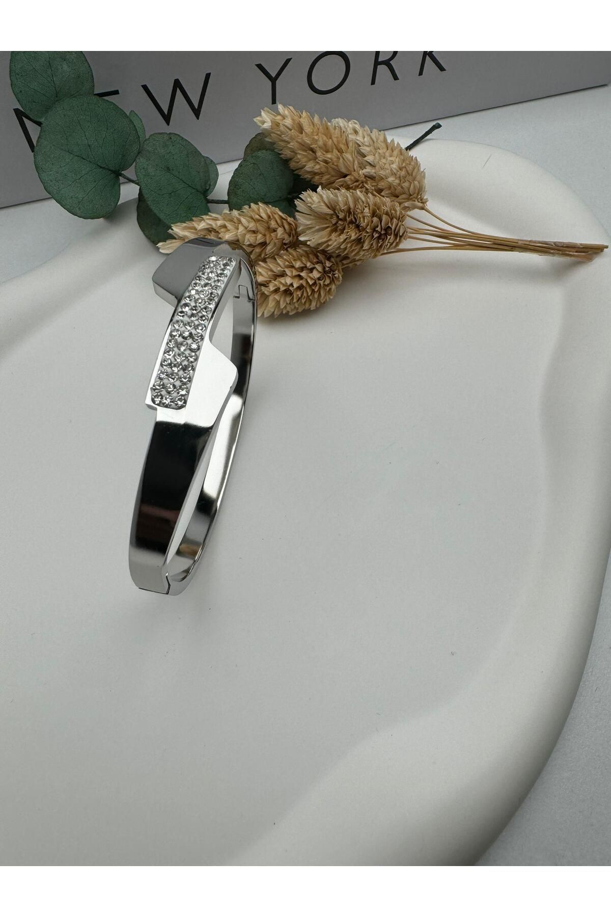 GLY ÇLKBİJUTERİ Taşlı Çelik Kelepçe (Gümüş) 22032-01