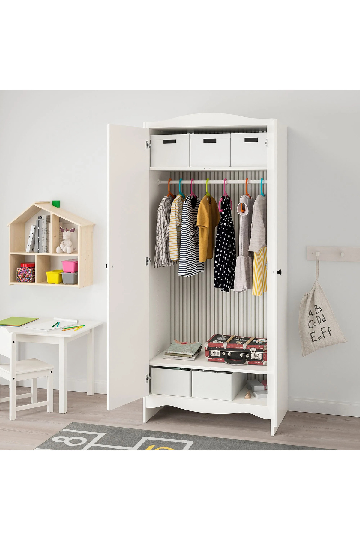 IKEA Smågöra Beyaz 80x50x187 Cm Çocuk Gardırobu fotoğrafı 2 (önizleme)