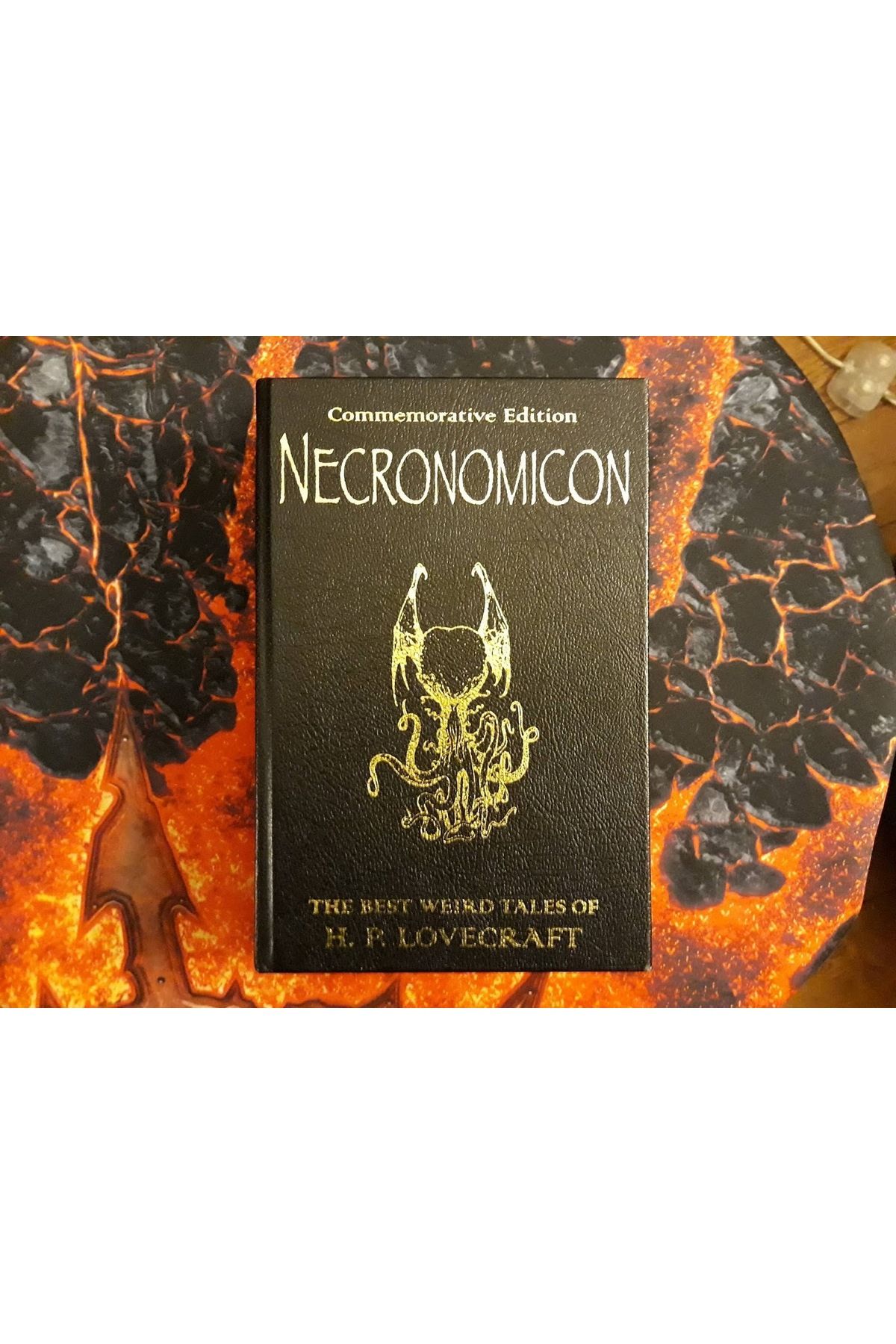 Kolektif Kitap-Necronomicon: the Best Weird Tales of H.P. Lovecraft (Hardcover) 3