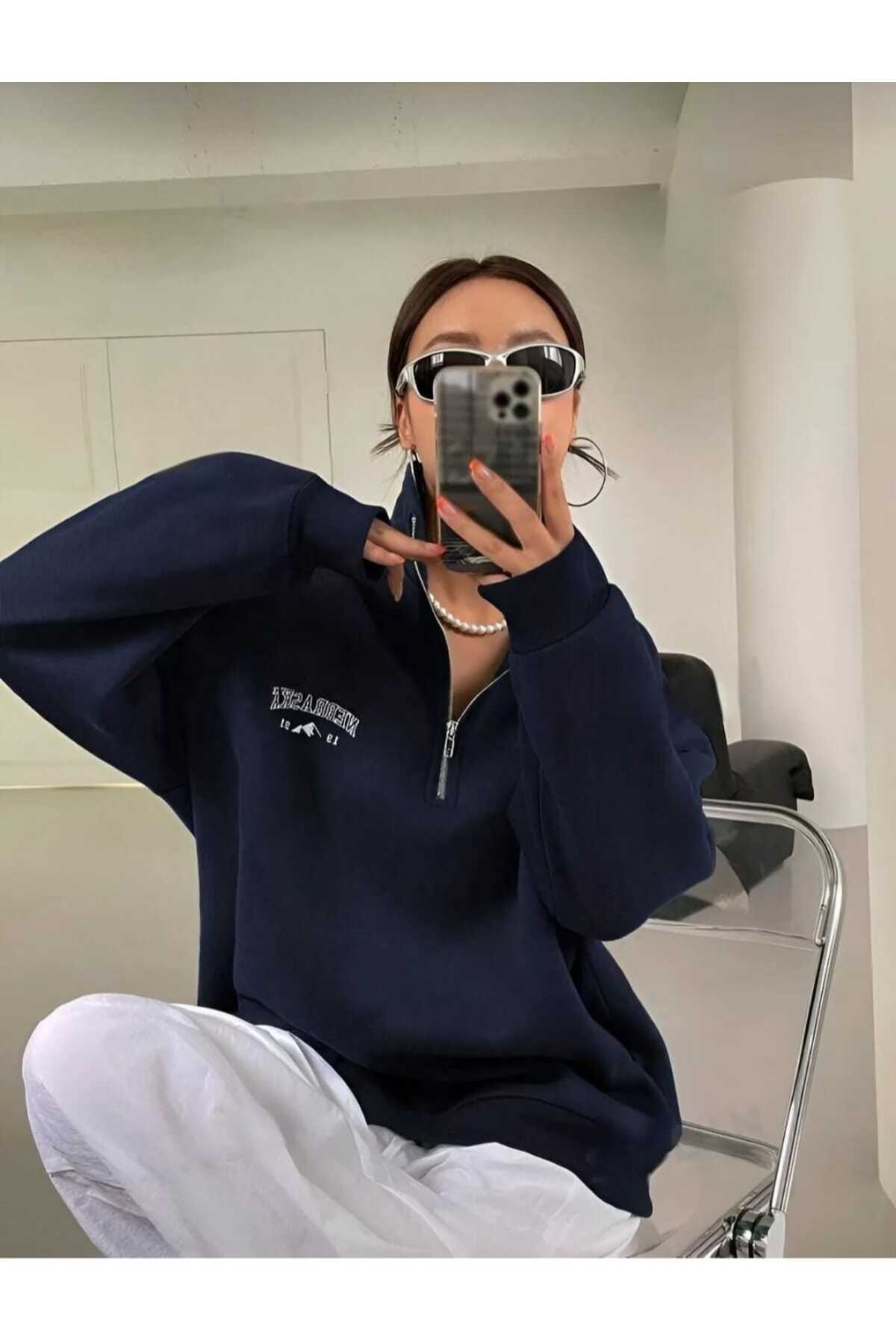 KOZİA OUTDOORS  malkoçbey nebraska baskılı dik yakalı fermuarlı oversize unisex sweatshirt - Görsel 2