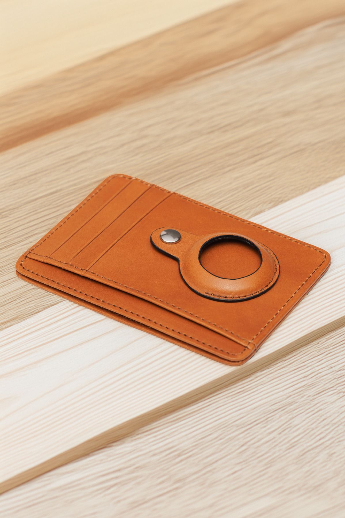 کیف پول مردانه به نام AIRTAG سازگار با چرمی واقعی می تواند چرم باشد OrcaLeather