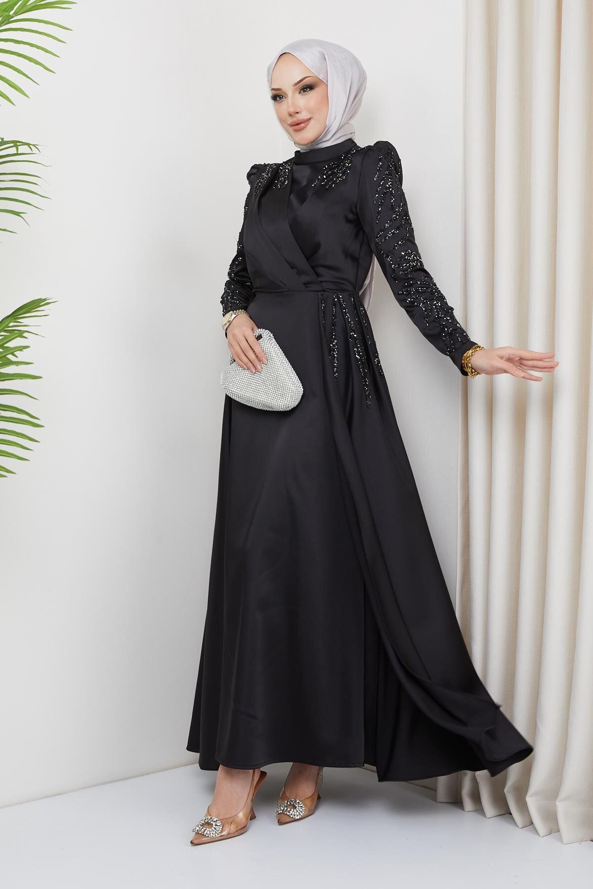 Olcay-Abendkleid aus Satin mit Pailletten- und Steindetail vorne und an den Ärmeln SCHWARZ 1660 1