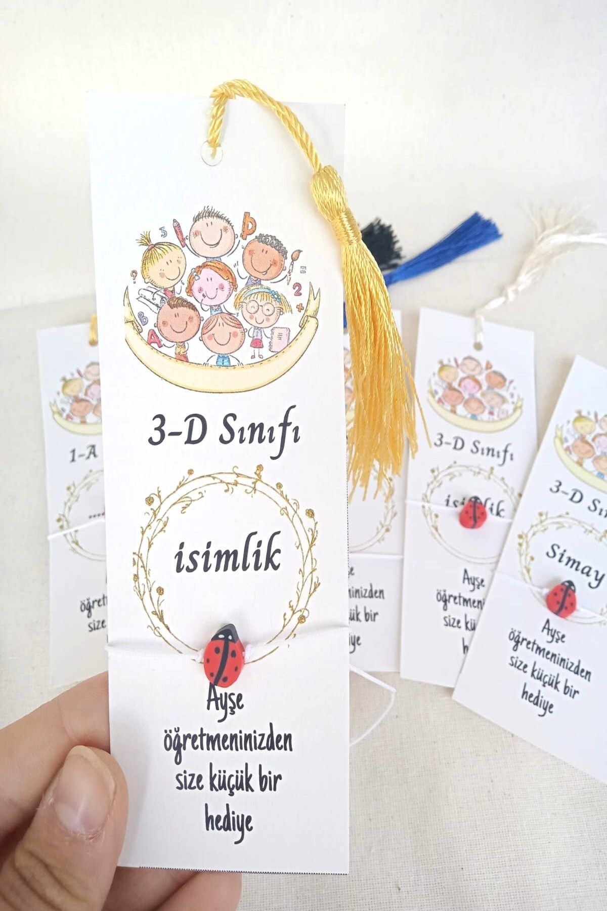 Emtory Home 40 Adet Püsküllü Kitap Ayracı ve Uğur Böcekli Bileklik - (İSİM KISMI BOŞ GÖNDERİLİR.)