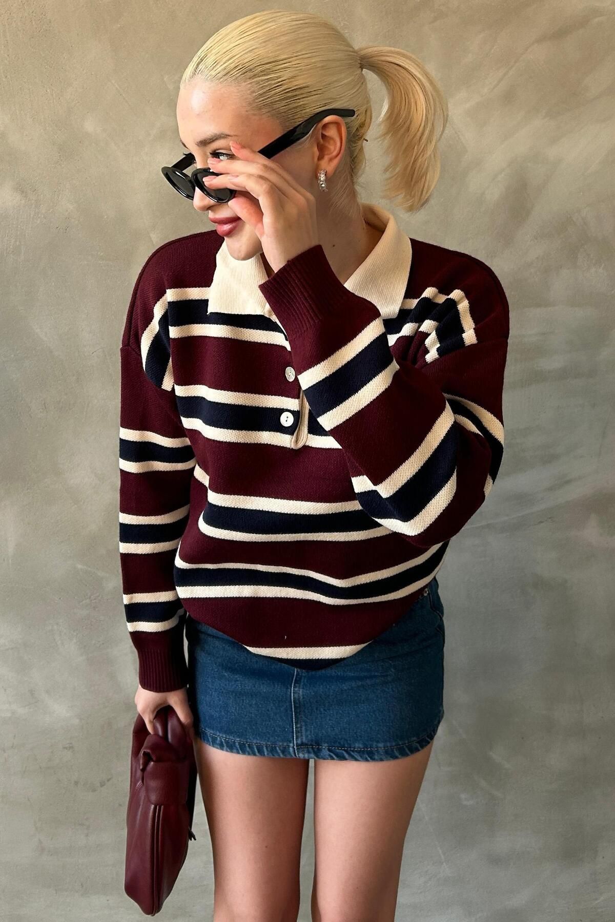 Madmext-Burgundowy, prążkowany, zapinany na guziki sweter polo damski z dzianiny Mg2280 2