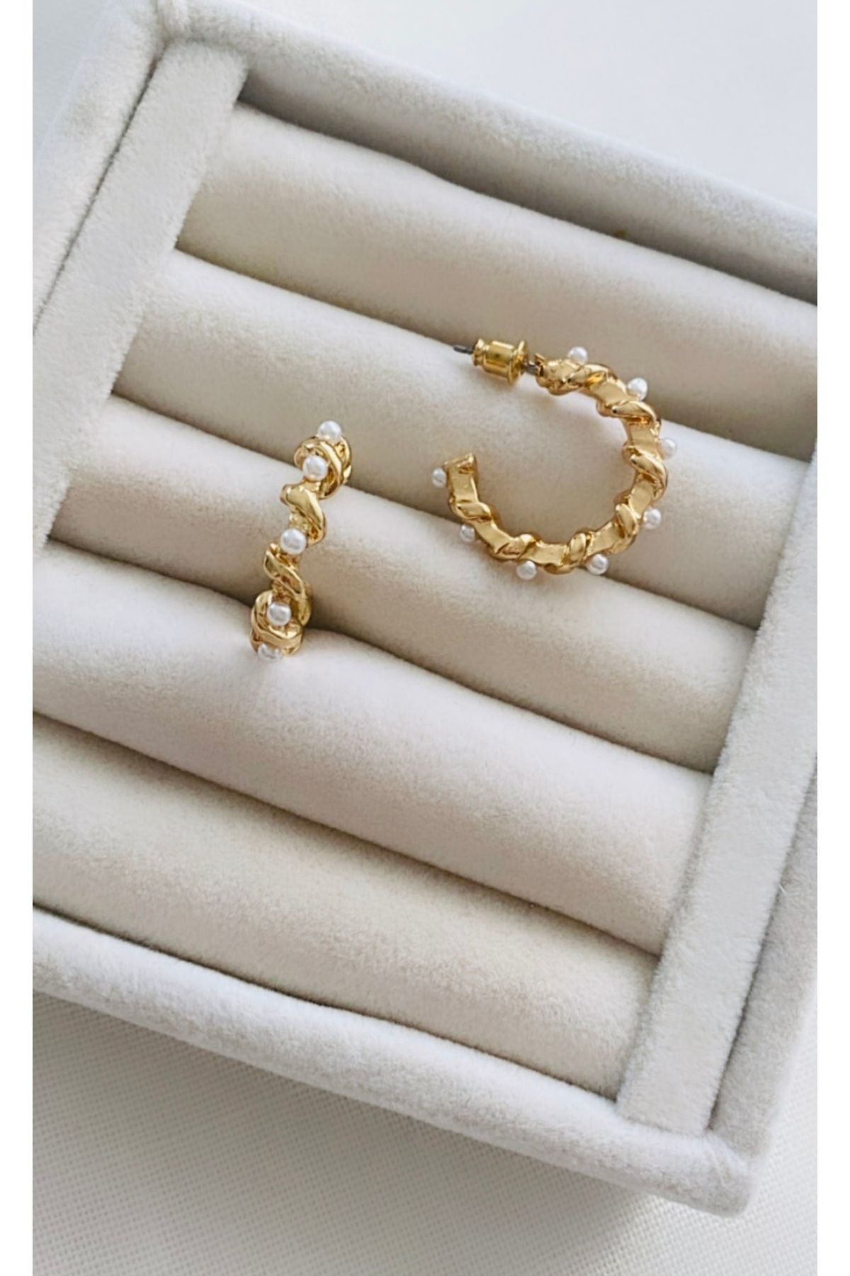 VNS Accessories-Auger Look Pearl Detailed C Model Earrings (2.5 cm) 1