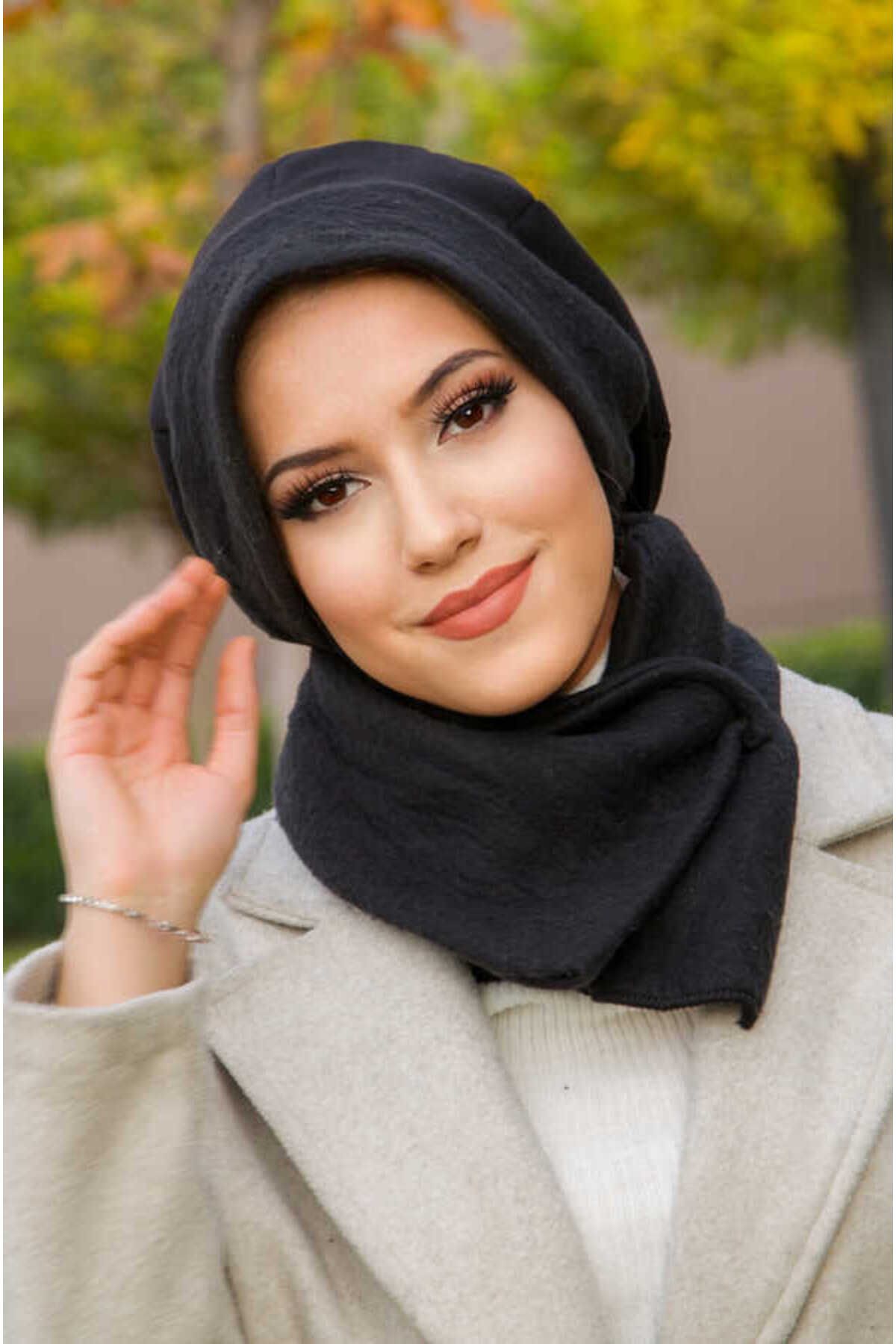 Aişe tesettür-Black Hooded Hijab Beanie and Etol Set 4