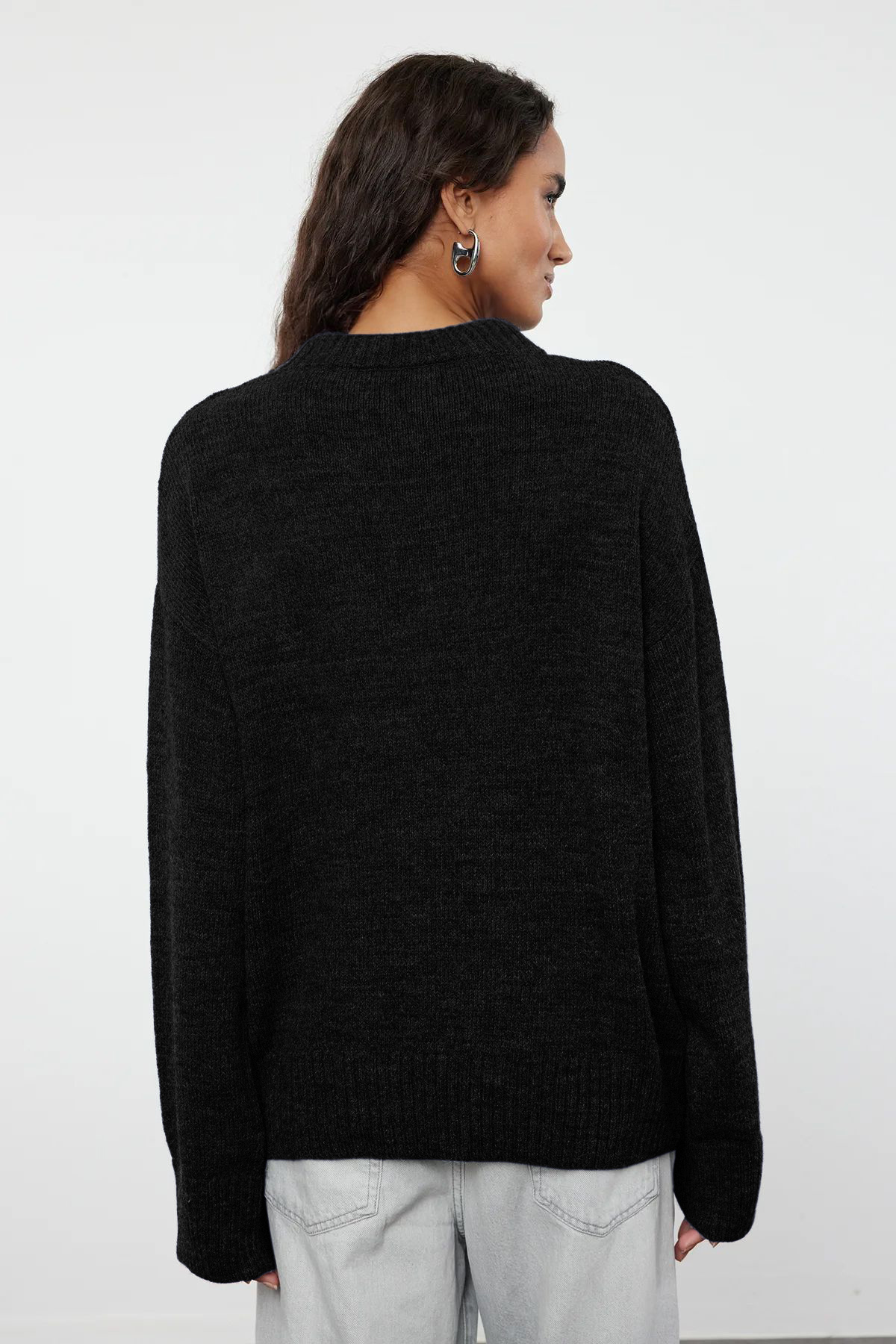 Trendyolmilla  Siyah Geniş Kalıp Yumuşak Dokulu Triko Kazak TWOAW25KZ00168 - Görsel 6