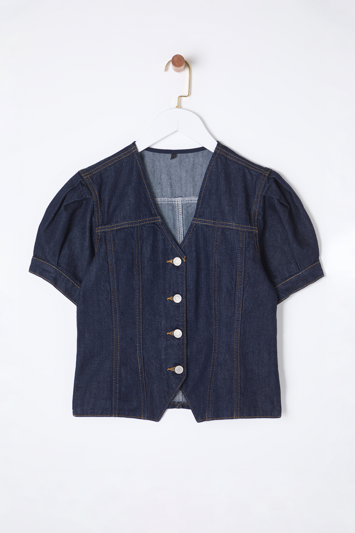 Trendyolmilla  Koyu Mavi Kısa Balon Kollu V Yaka Denim Bluz TWOSS25BZ00000 - Görsel 6