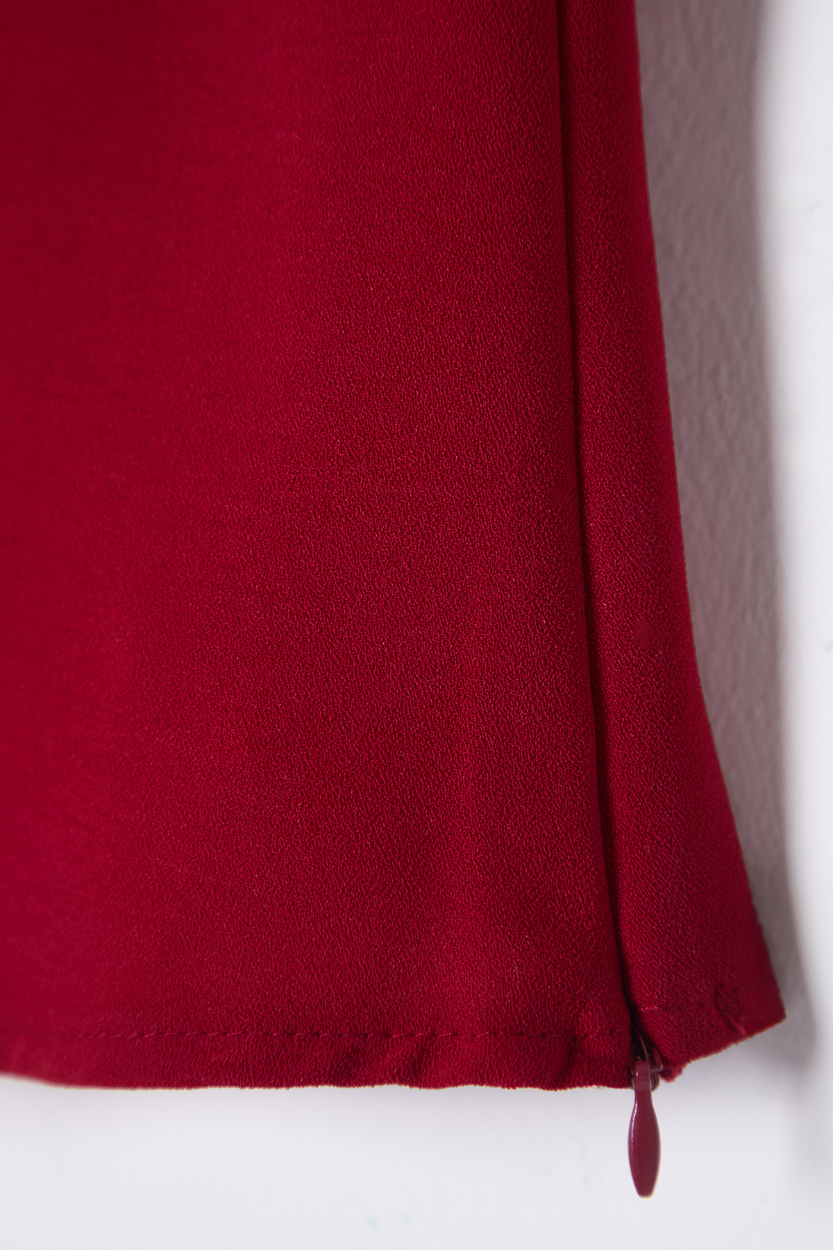 Trendyolmilla  Kırmızı V Yaka Slim Fit Dokuma Dokuma Bluz TWOSS25BZ00055 - Görsel 8