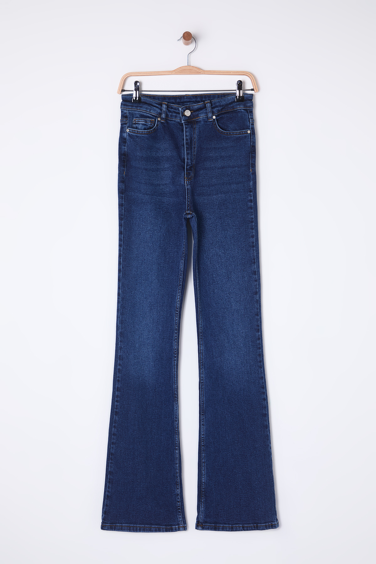 Trendyolmilla  Koyu Mavi Yüksek Bel Comfort/Esnek Flare İspanyol Paça Jeans TWOSS25JE00110 - Görsel 6