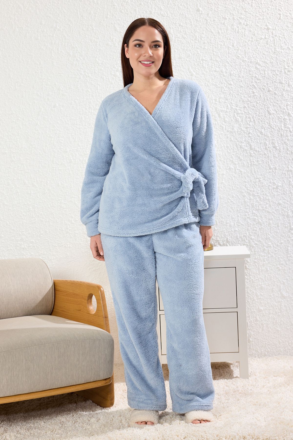 Trendyol Curve Hellblaues Zweireihiges Strick-pyjama-set – Wellsoft/plüsch für Damen - 3XL