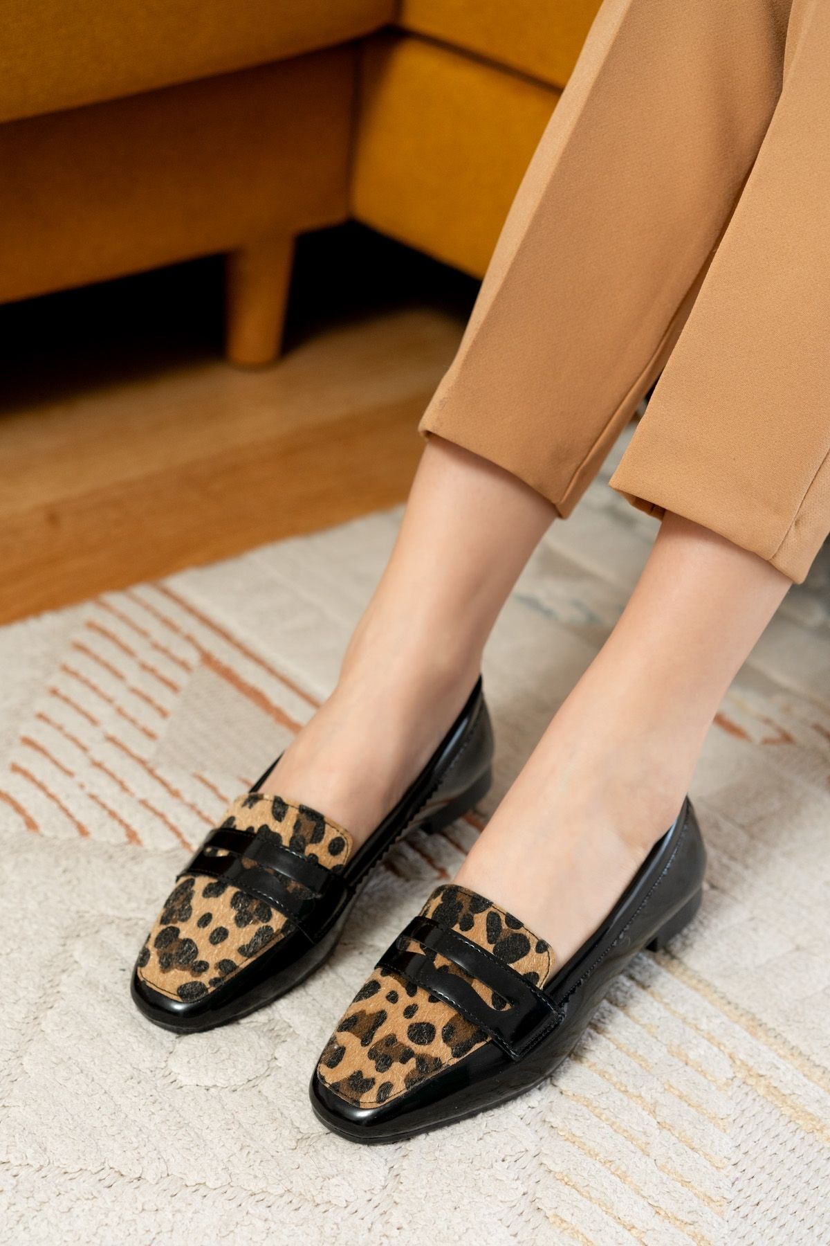 DİVOLYA-Balerini Fava Leopard din piele lacuita neagra (1 cm cu toc). 1