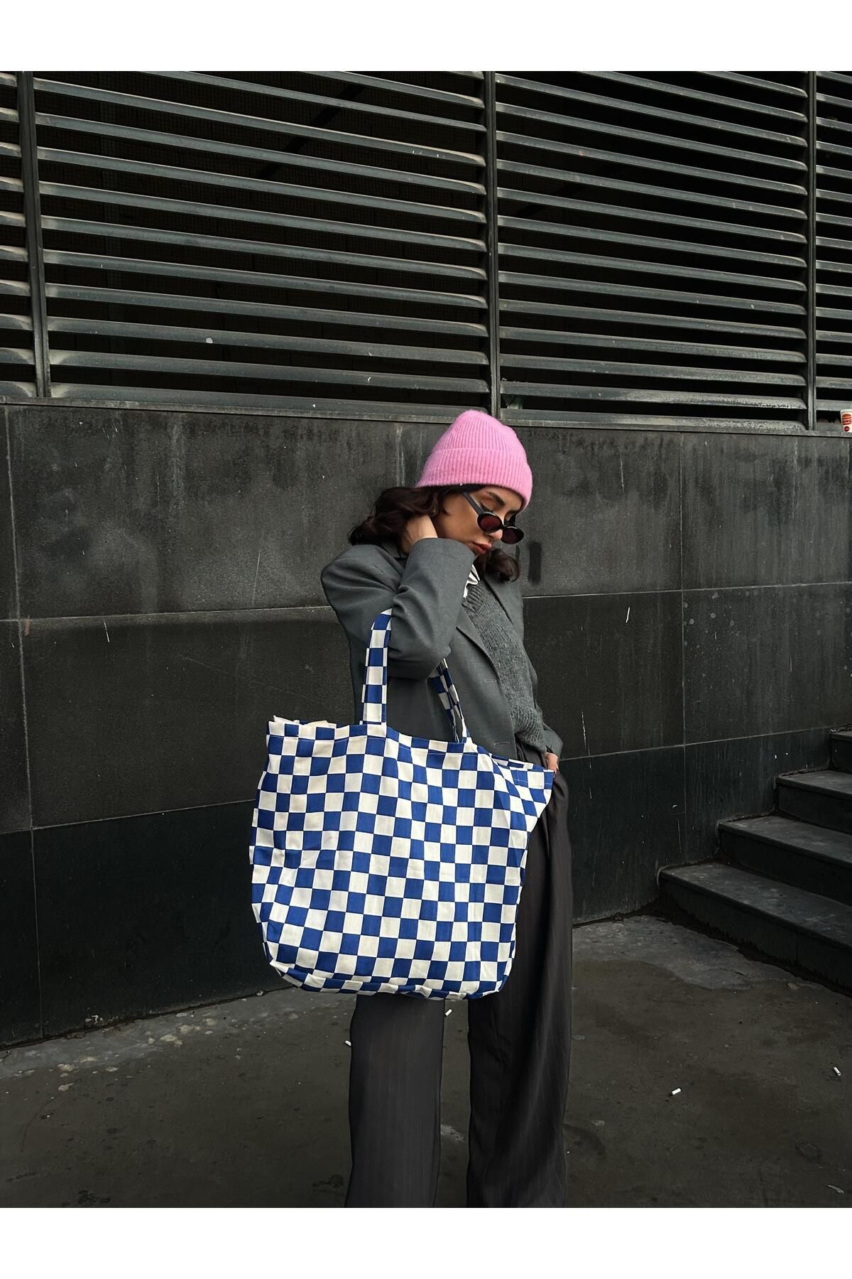 minaaise-Saks Checkerboard Patterned Oversize Canvas Tote Bag 5