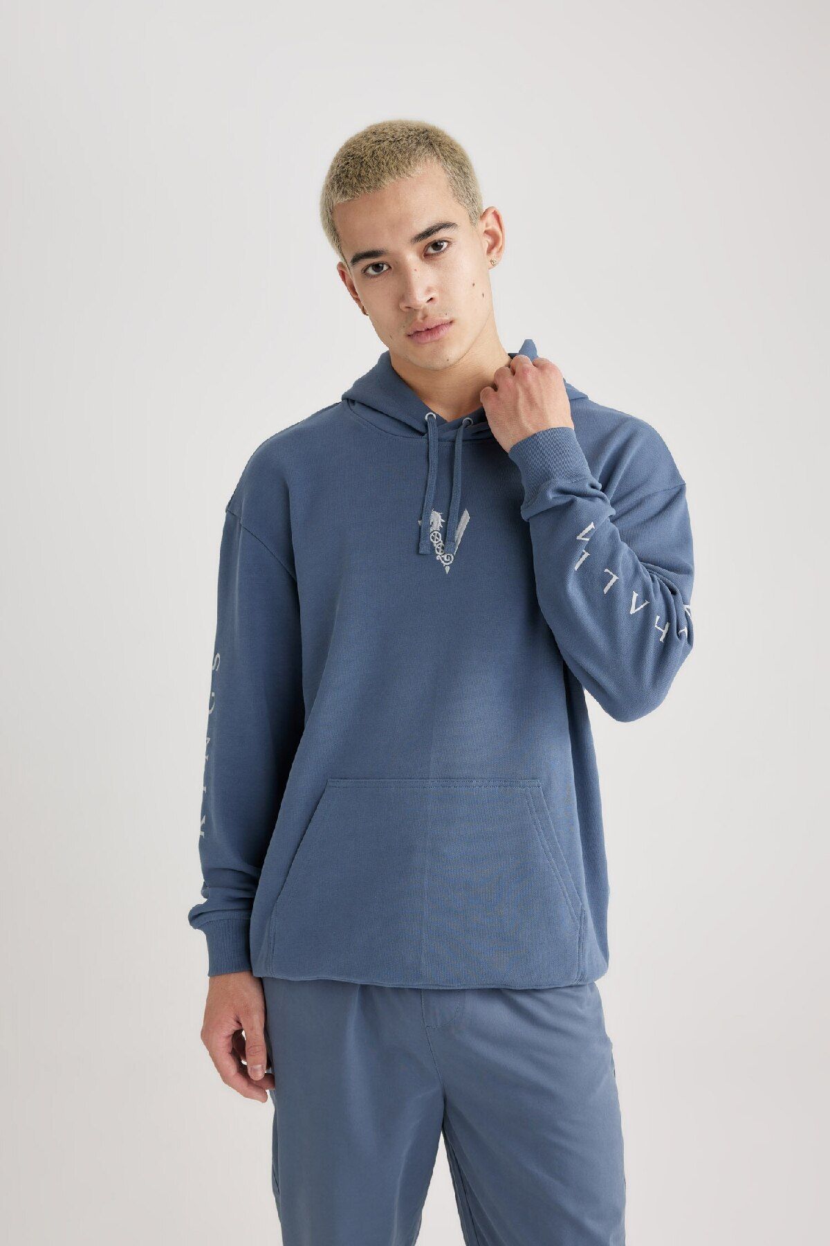 DeFacto-Valhalla Printed - Суитчър с качулка Boxy Fit B5534Ax24Sp 4
