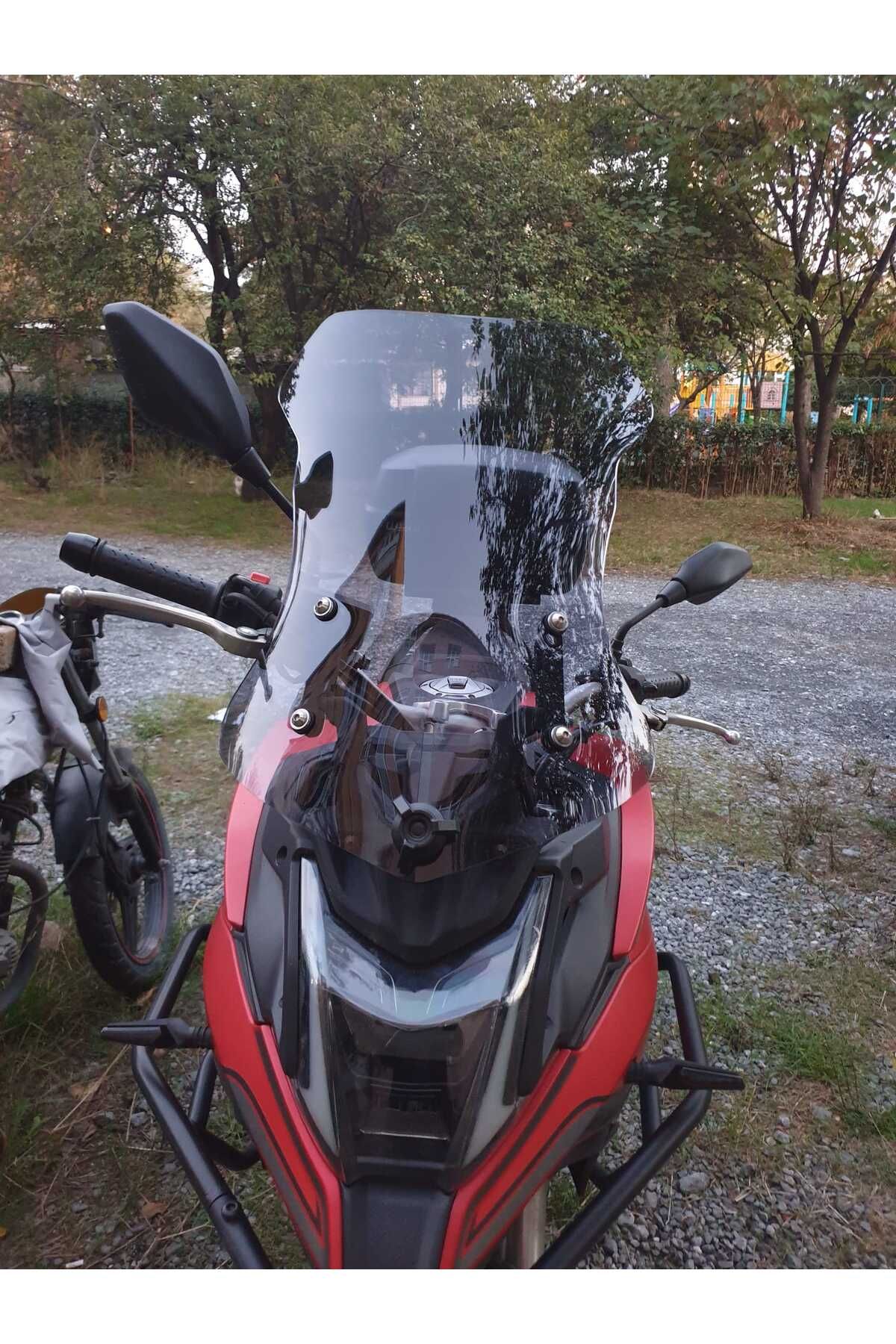 Voge DS 500 Siperlik Ön Cam 2021-2025 Model 55cm Füme Renkli 4mm