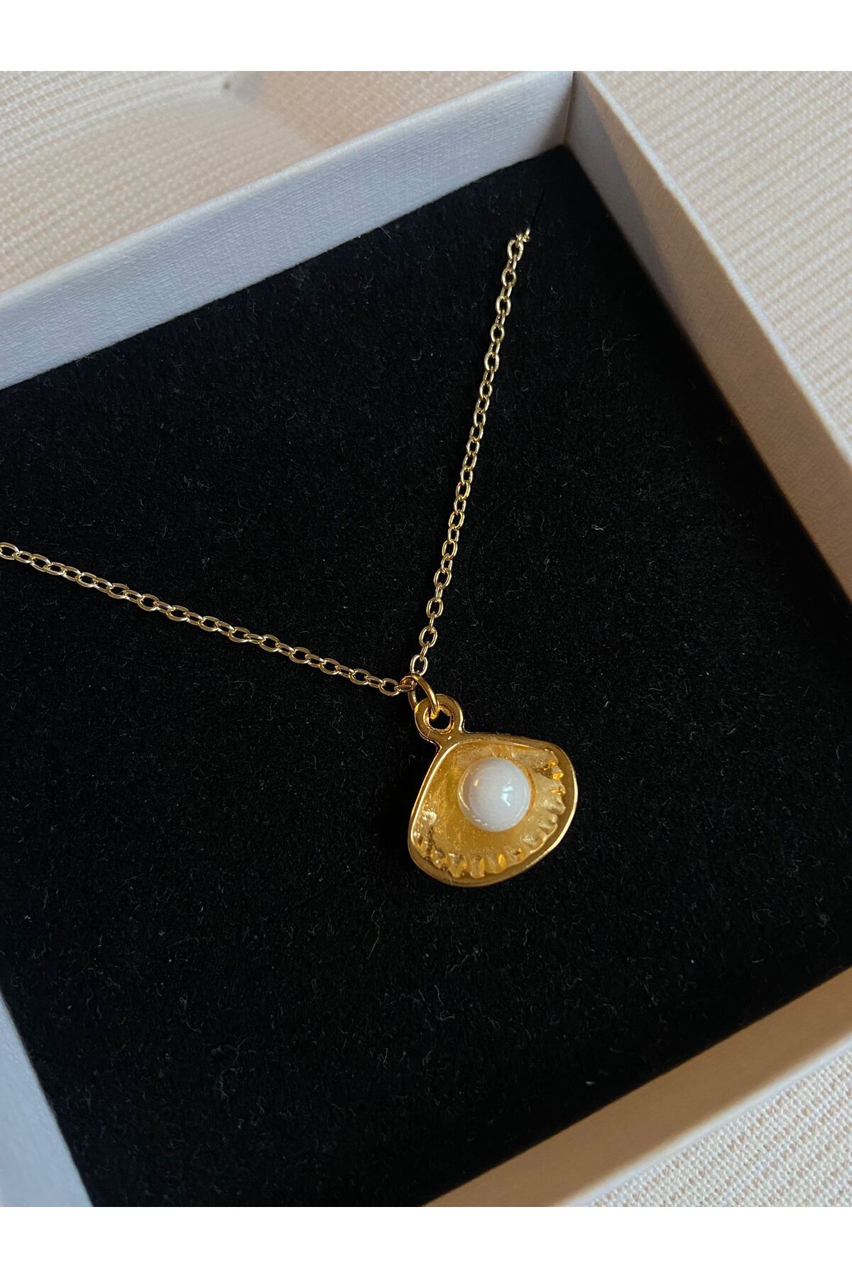 İnci Deniz Kabuğu Altın Kaplama Yuvarlak Charm Kolye Sevgililer Günü Özel