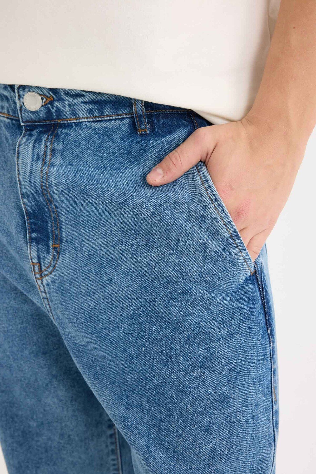 DeFacto-Spodnie jeansowe z prostymi nogawkami i swobodnym krojem Slouchy Fit E5387Ax25Sp 4