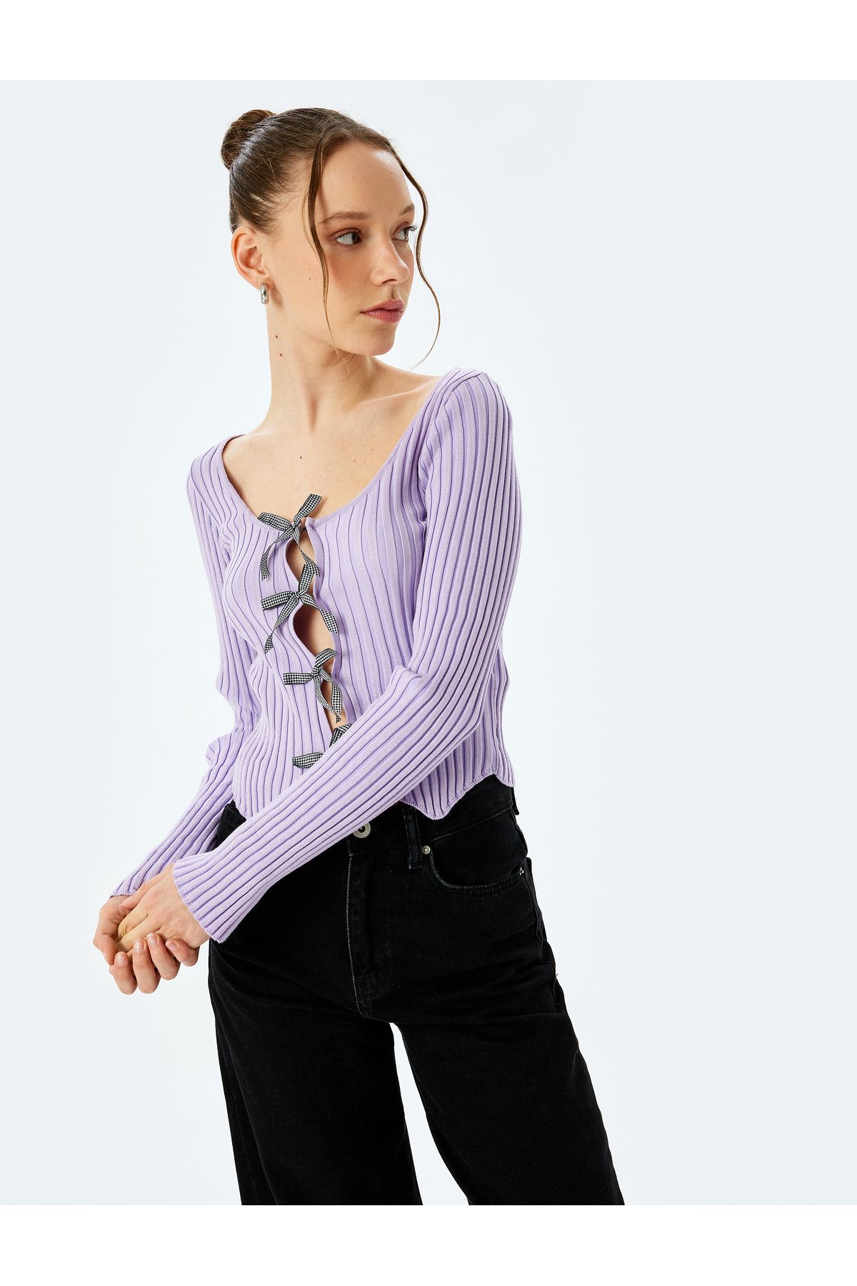 Koton Yeni Sezon Fiyonklu V Yaka Slim Fit Crop Triko Hırka