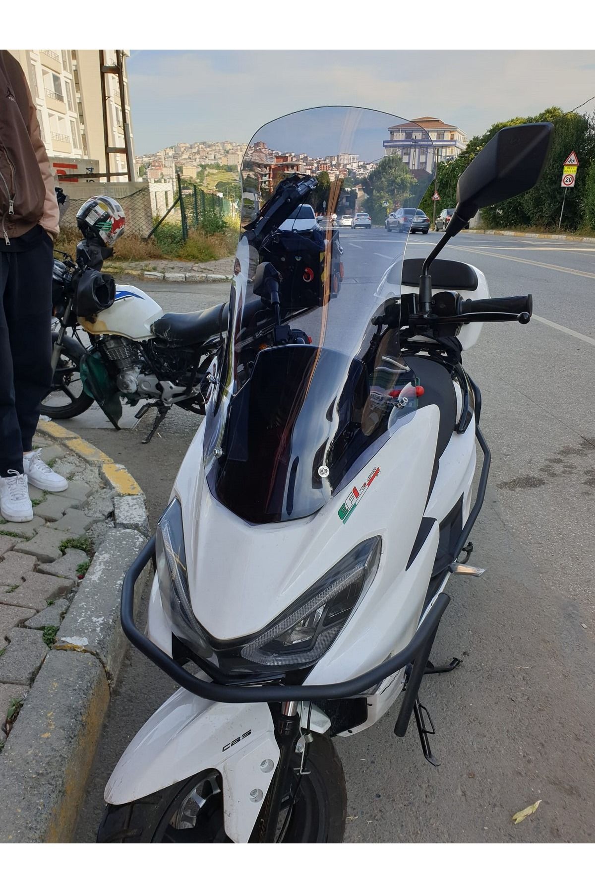 RKS Newlight PRO Siperlik Ön Cam 2023-2025 Model 75cm açık füme Renkli 4mm UZUN BOYLU